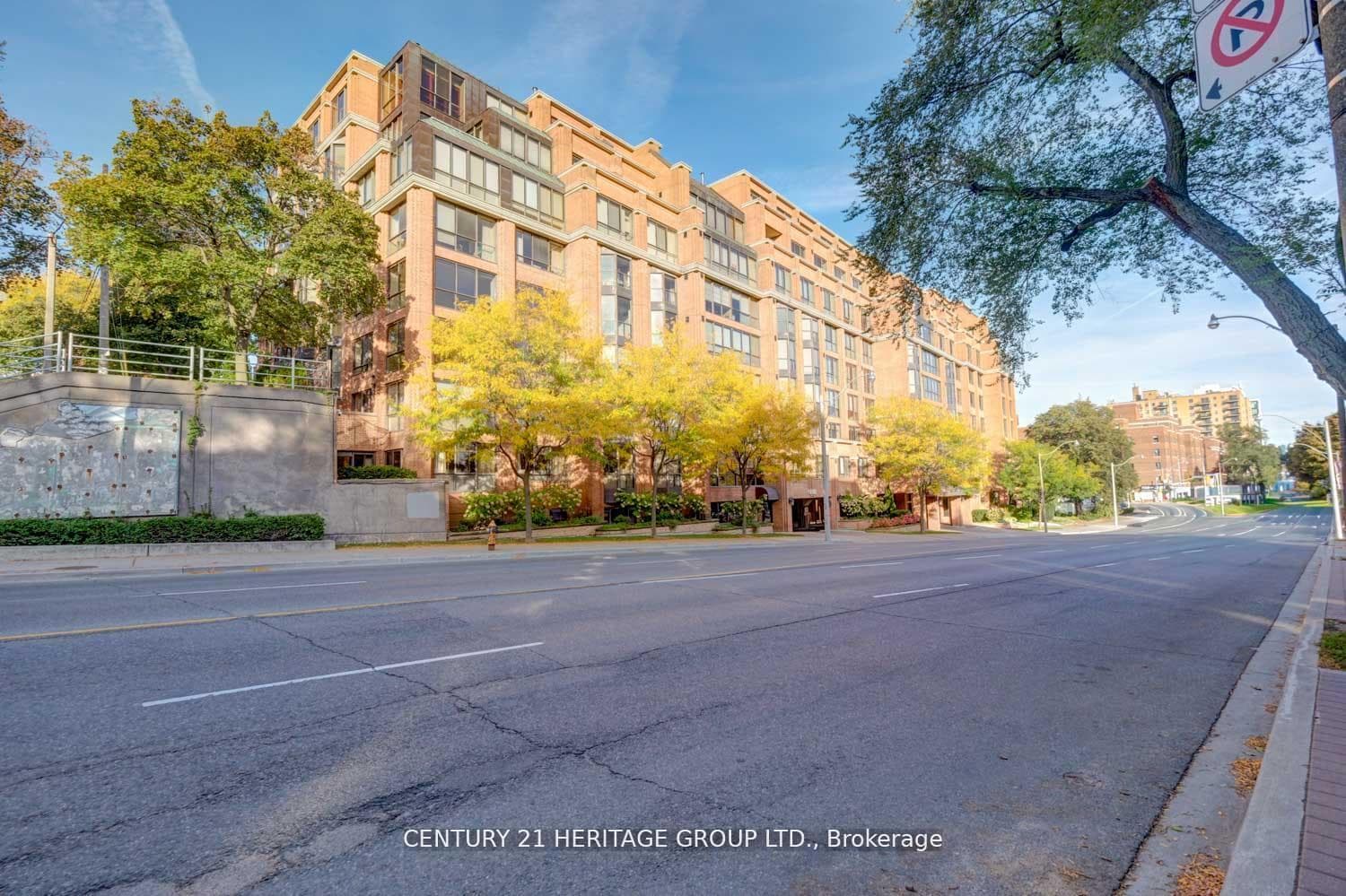 2900 Yonge Street 101, Toronto, ON M4N 3N8, Toronto C04 — photo 1