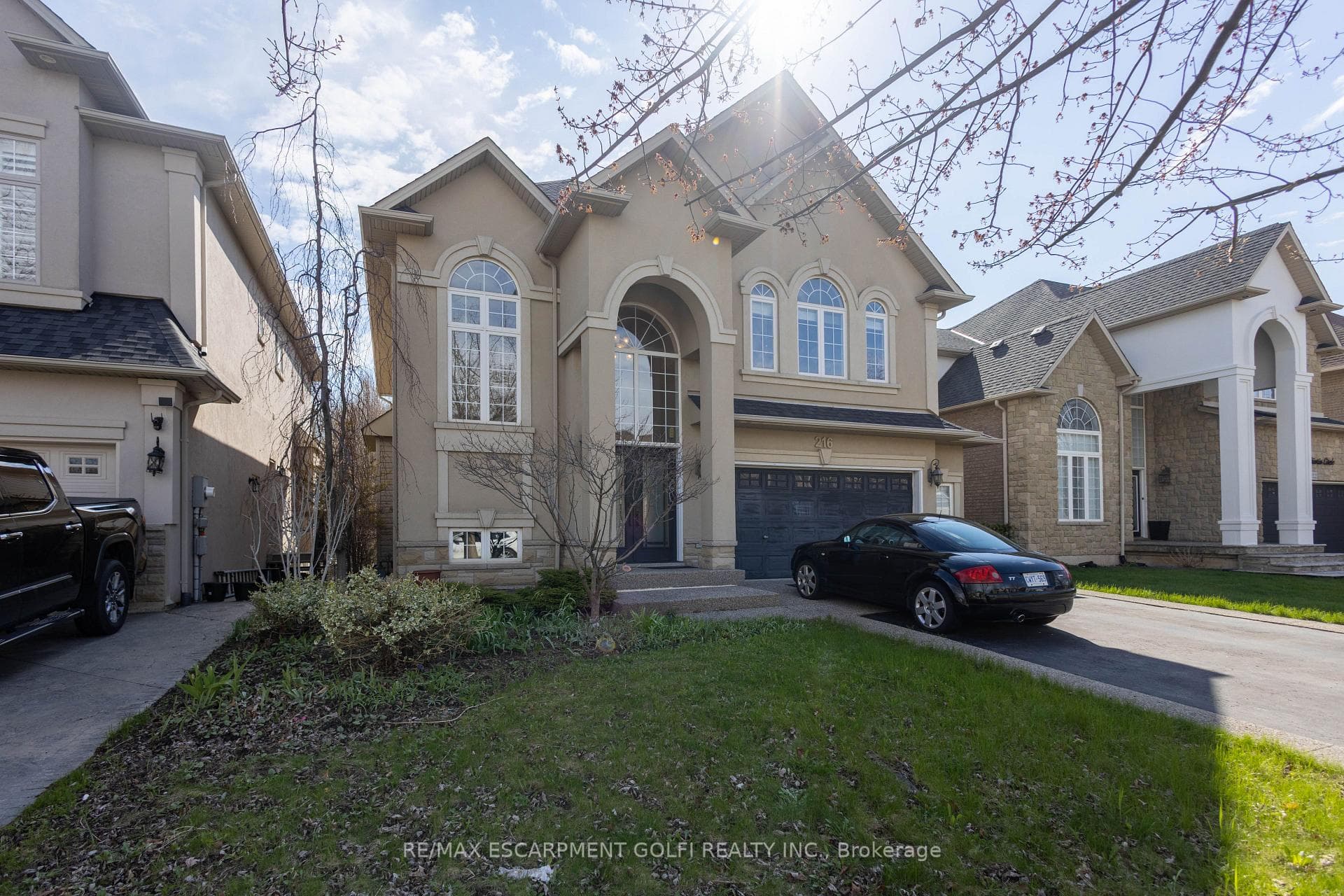 216 Diiorio Circle, Hamilton, ON L9K 1T1, Hamilton — photo 1