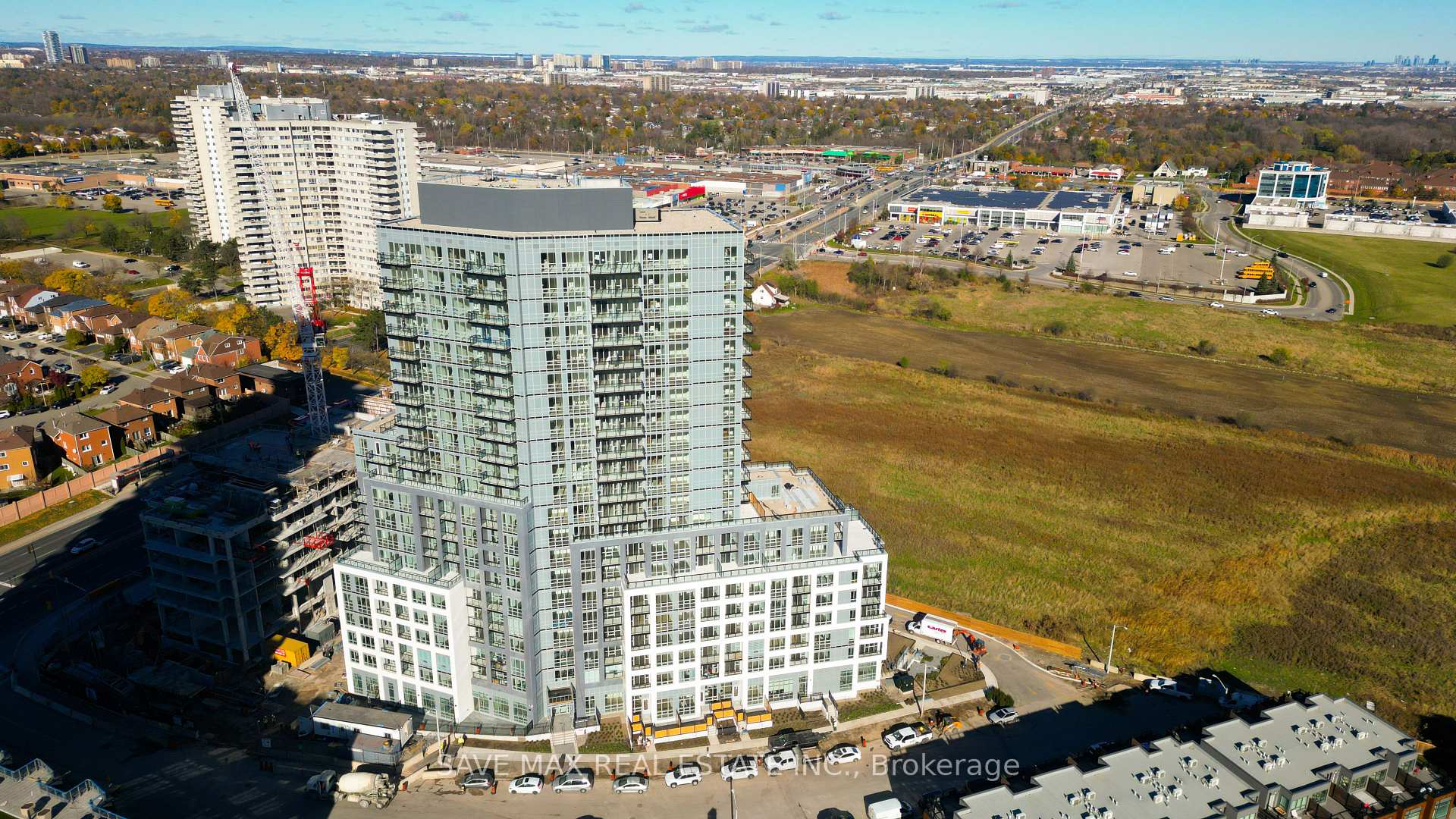 225 Malta Avenue 421, Brampton, ON L6Y 6L6, Brampton — photo 1