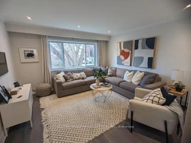 465 Ashdale Avenue 3, Toronto, ON M4L 2Z3, Toronto E01 — photo 1