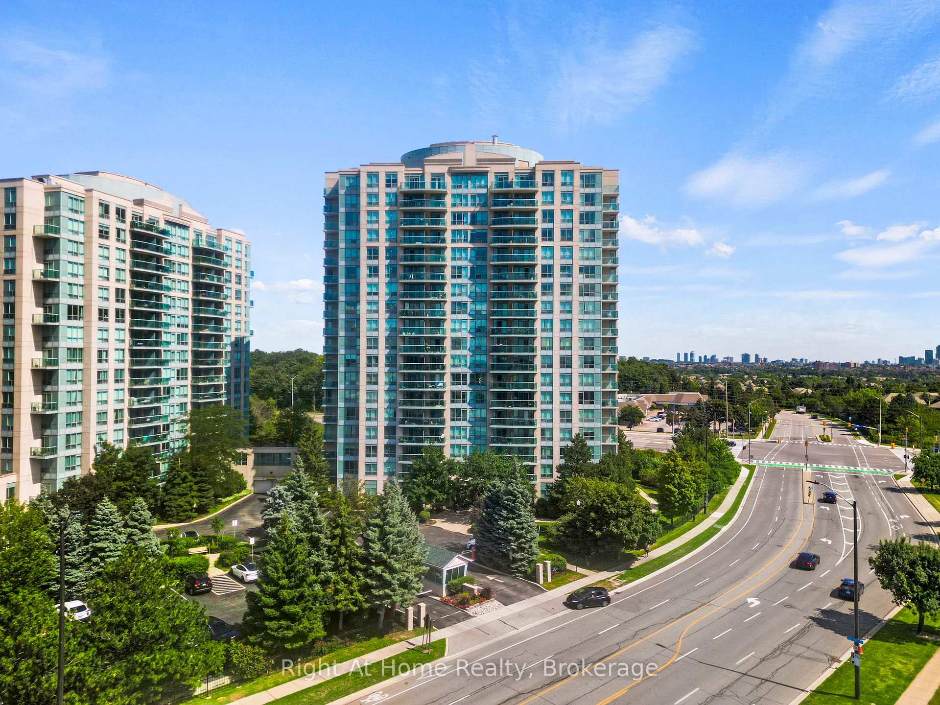 2545 Erin Centre Boulevard 1611, Mississauga, ON L5M 6Z9, Mississauga — photo 1