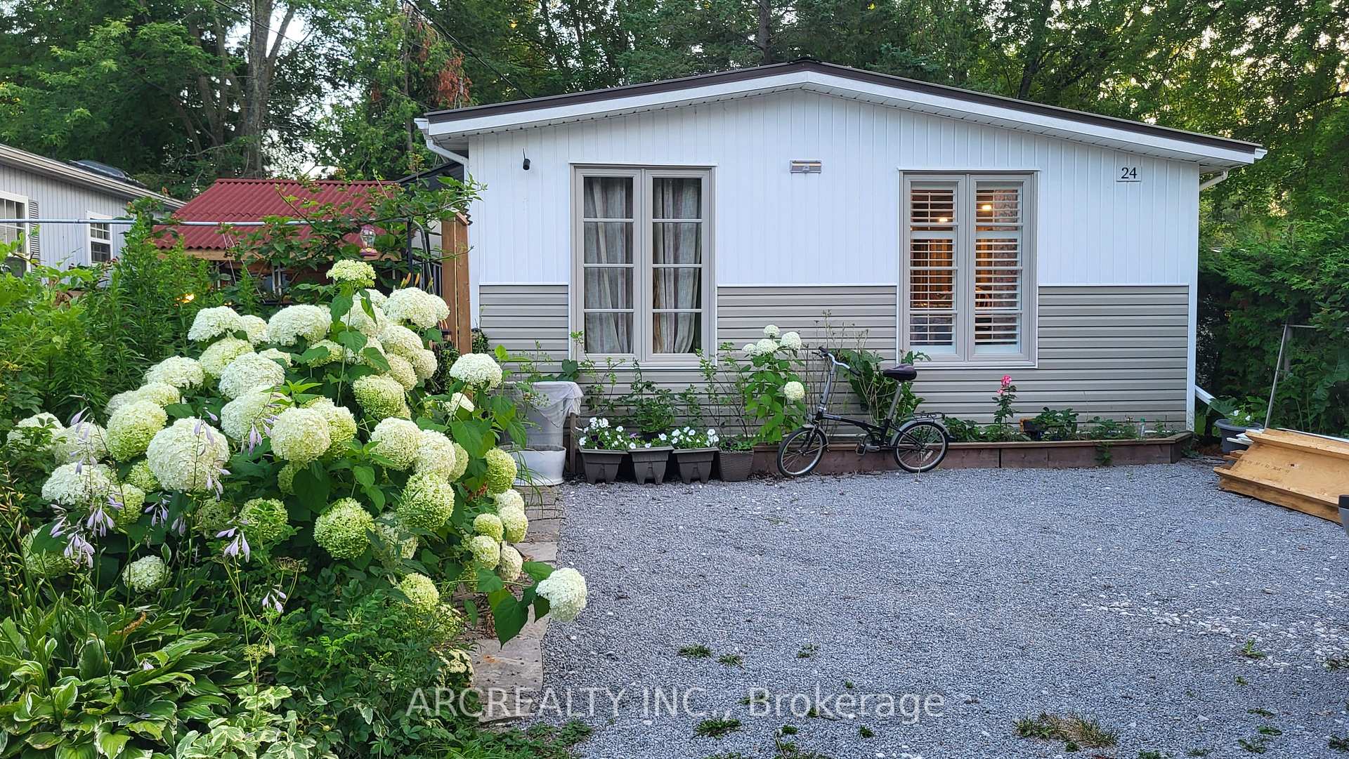 24 Chickadee Court, Georgina, ON L0E 1N0, Georgina — photo 1