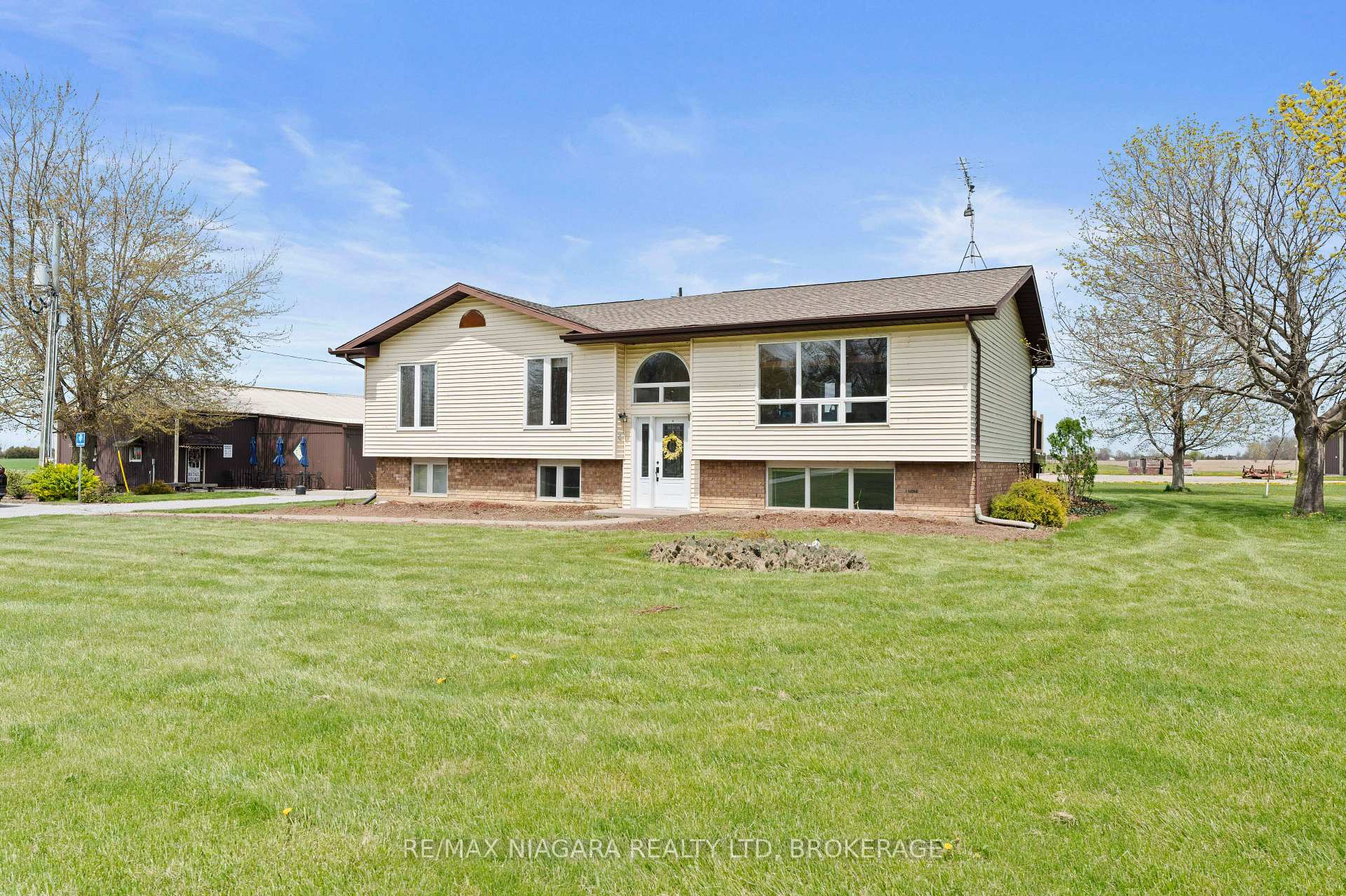 410 County Rd 50 Road W, Essex, ON N0R 1G0, Essex — photo 1