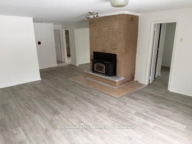 207 Bayview Avenue, Georgina, ON L4P 2T3, Georgina — photo 1