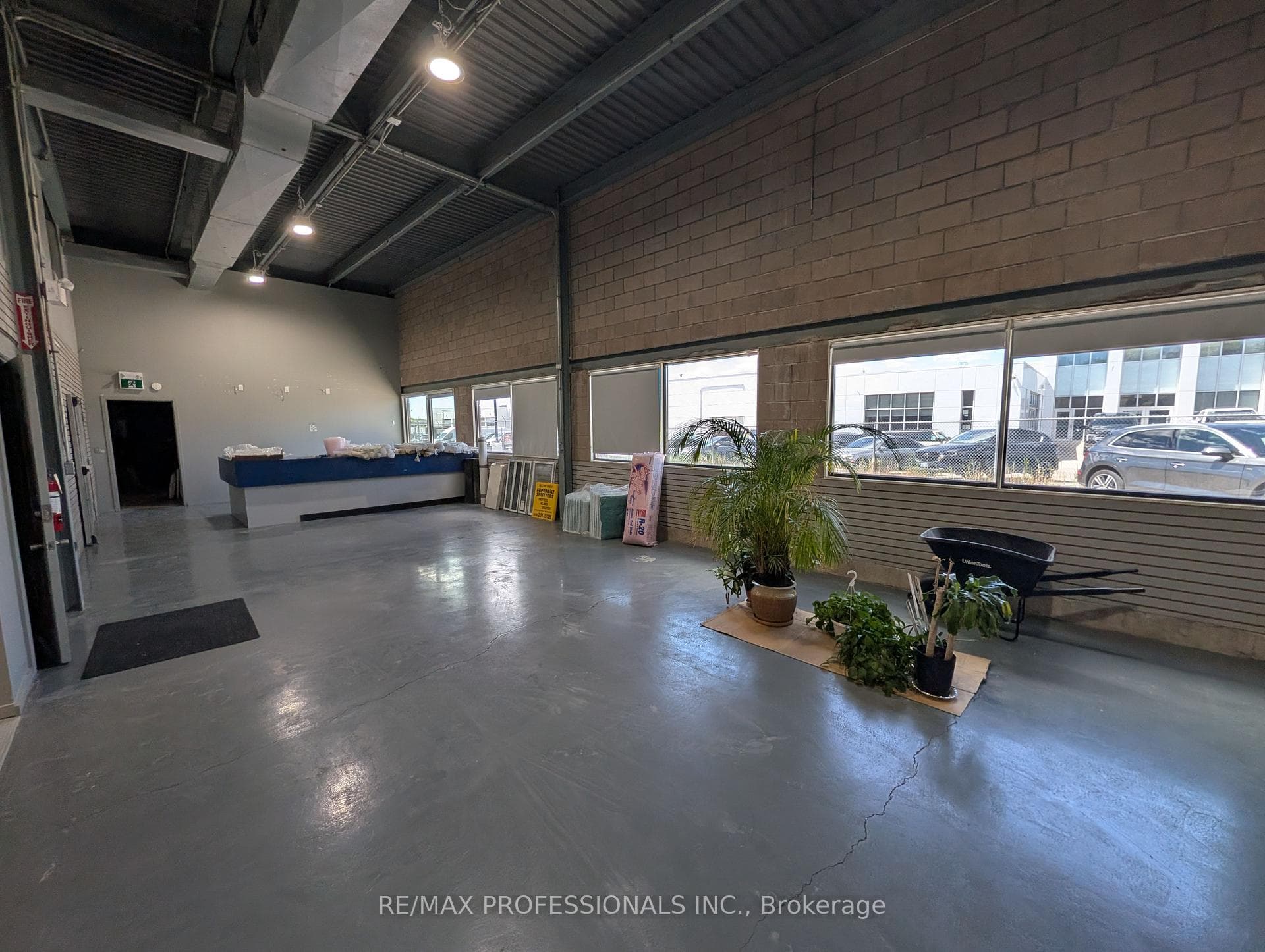 1571 The Queensway Avenue D, Toronto, ON M8Z 1T8, Toronto W08 — photo 1