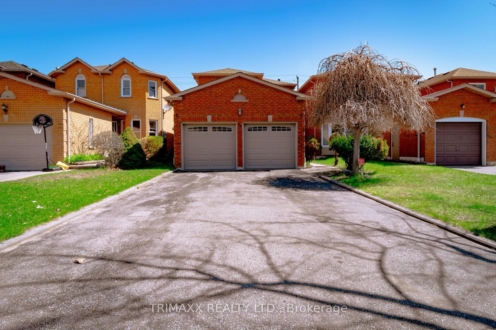 92 Hartrick Place, Whitby, ON L1R 2C3, Whitby — photo 1