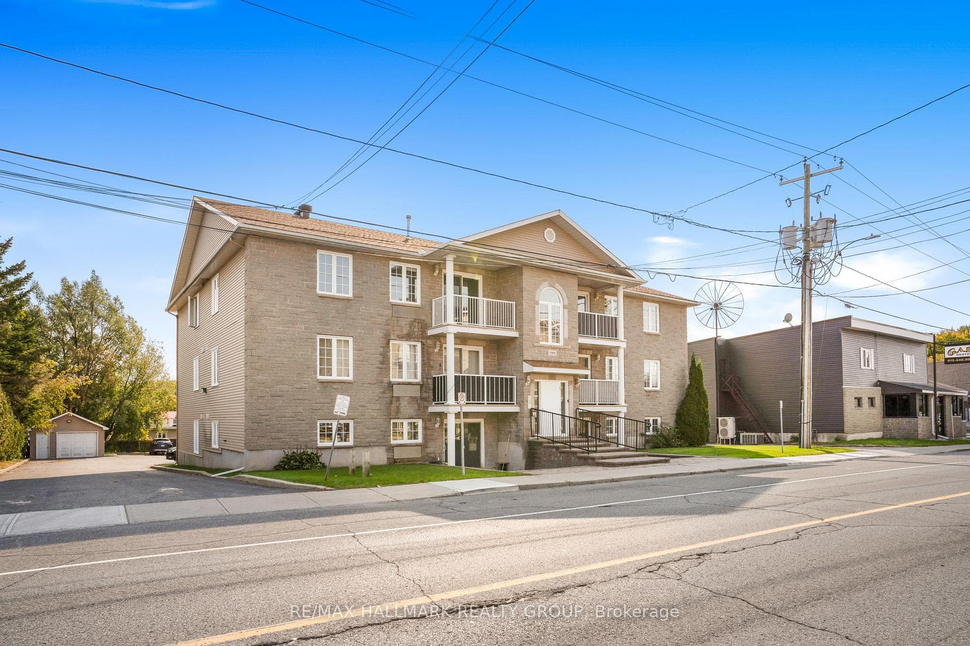 1005 LAURIER Street 302, Clarence-Rockland, ON K4K 1T7, Clarence-Rockland — photo 1