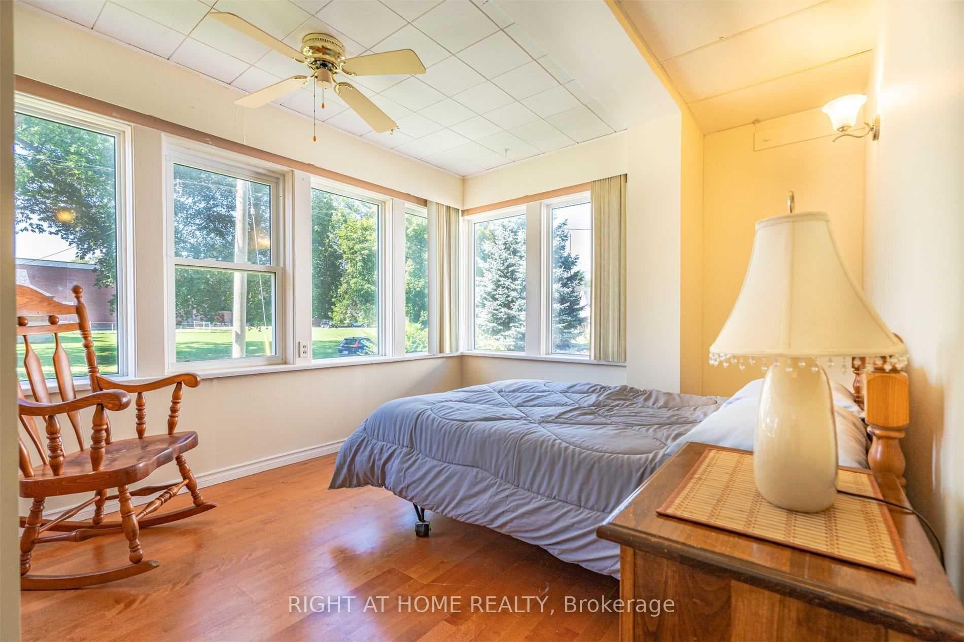 4717 Epworth Circle, Niagara Falls, ON L2E 1C7, Niagara Falls — photo 1