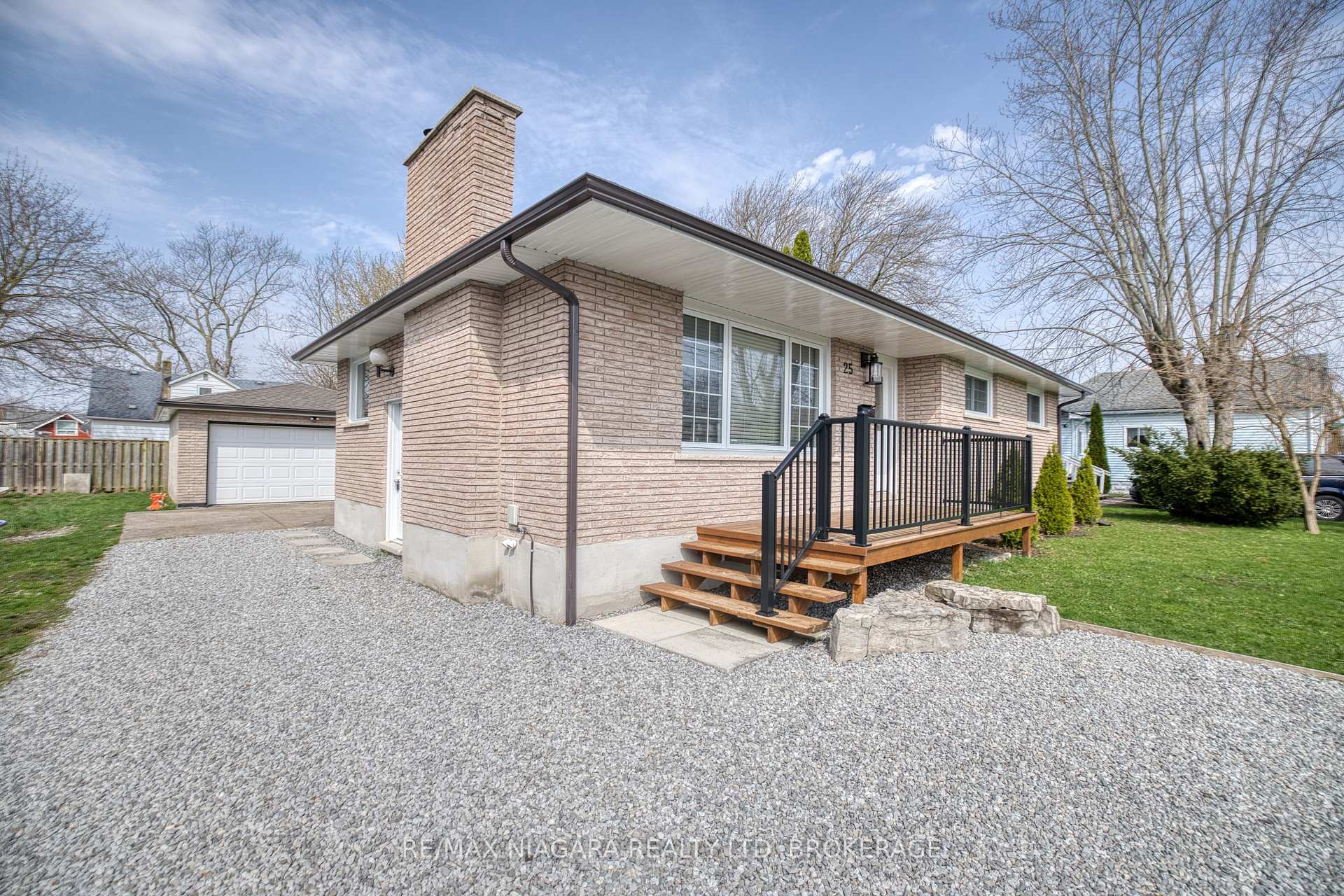 25 Rice Road, Welland, ON L3C 2V4, Welland — photo 1