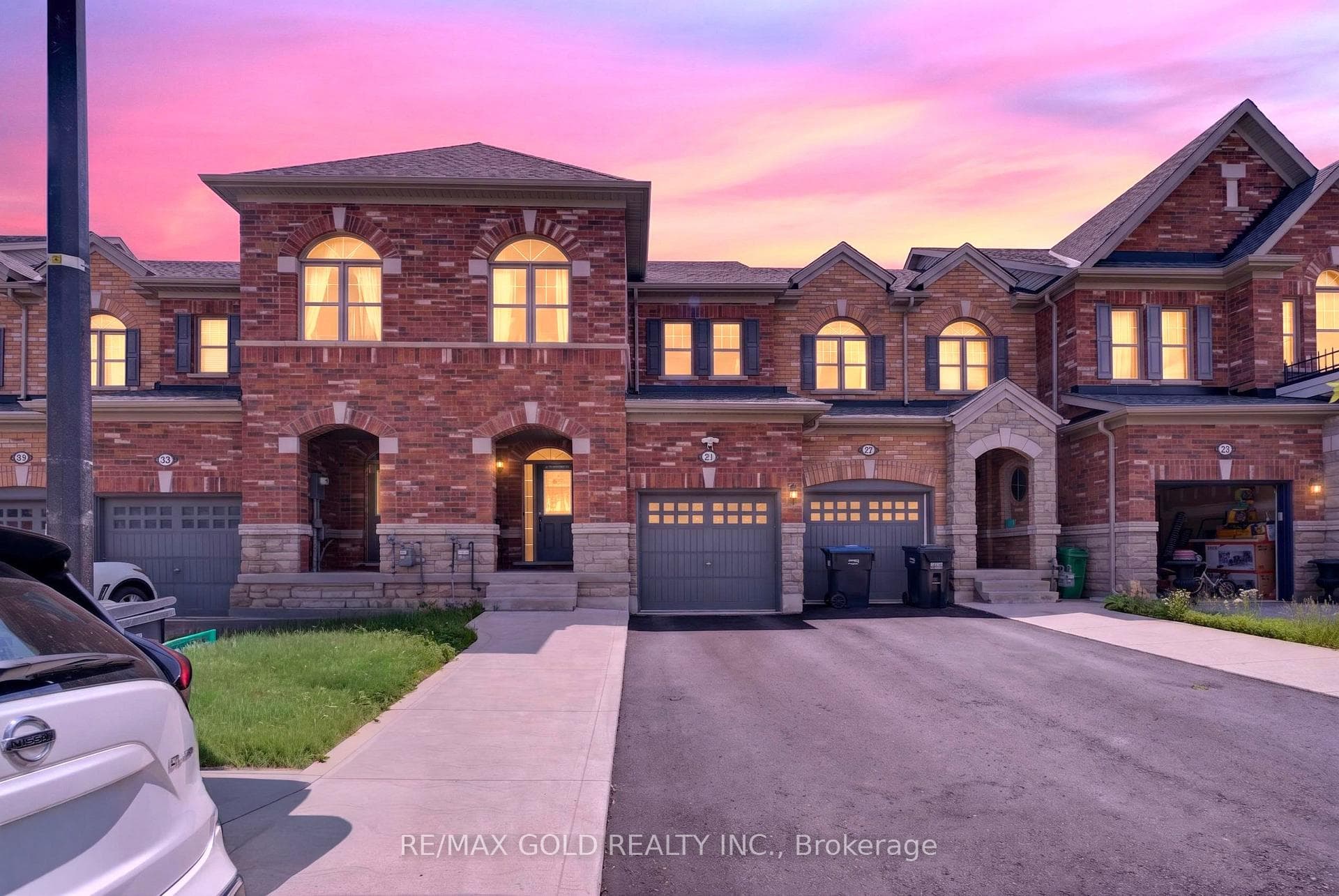 29 Rangemore Road E, Brampton, ON L7A 4V7, Brampton — photo 1