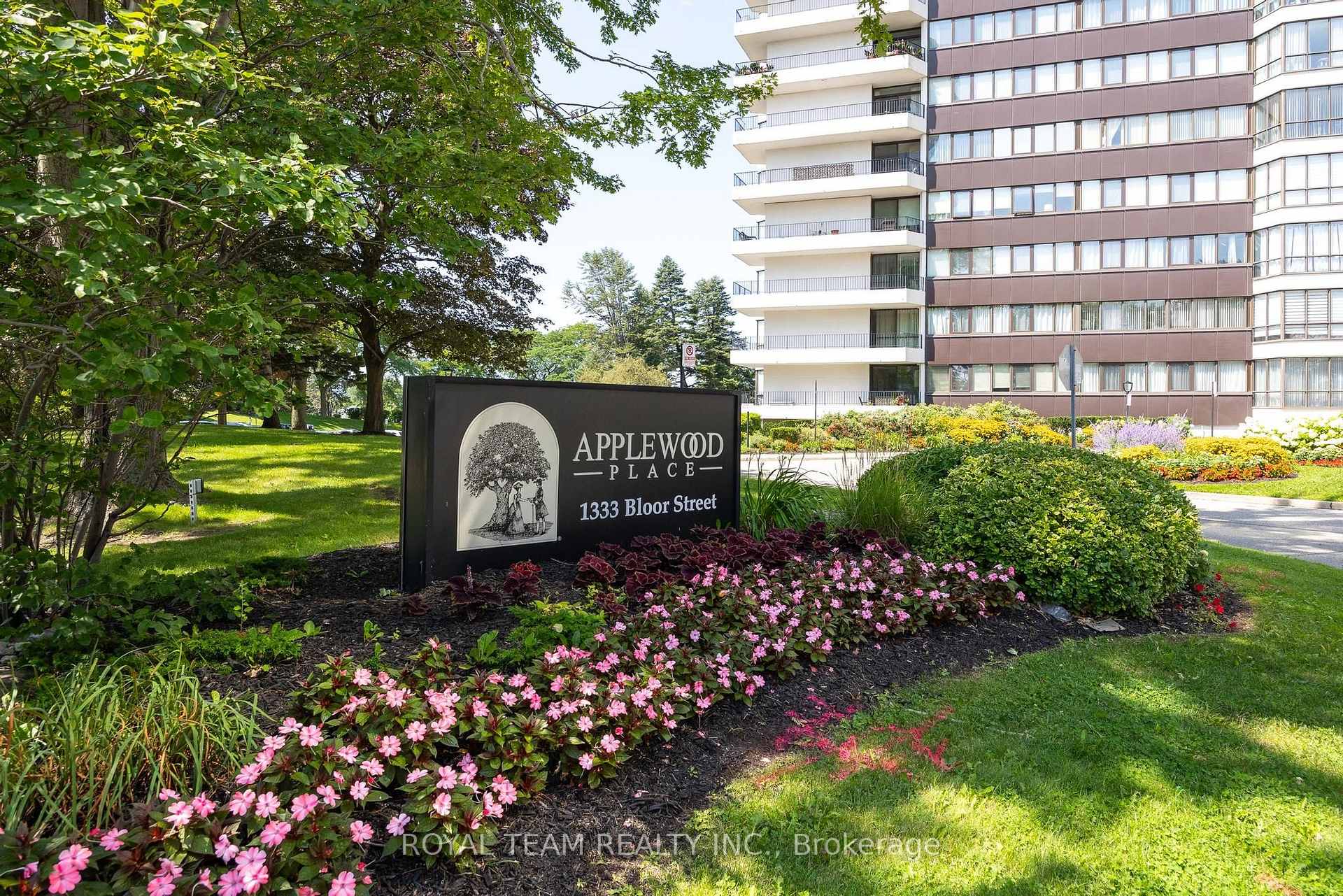 1333 Bloor Street 2004, Mississauga, ON L4Y 3T6, Mississauga — photo 1