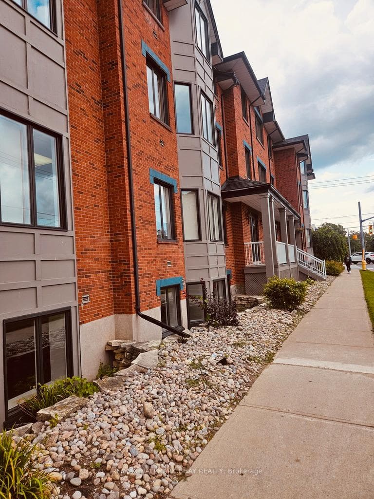 152 Bayfield Street 300, Barrie, ON L4M 3B5, Barrie — photo 1