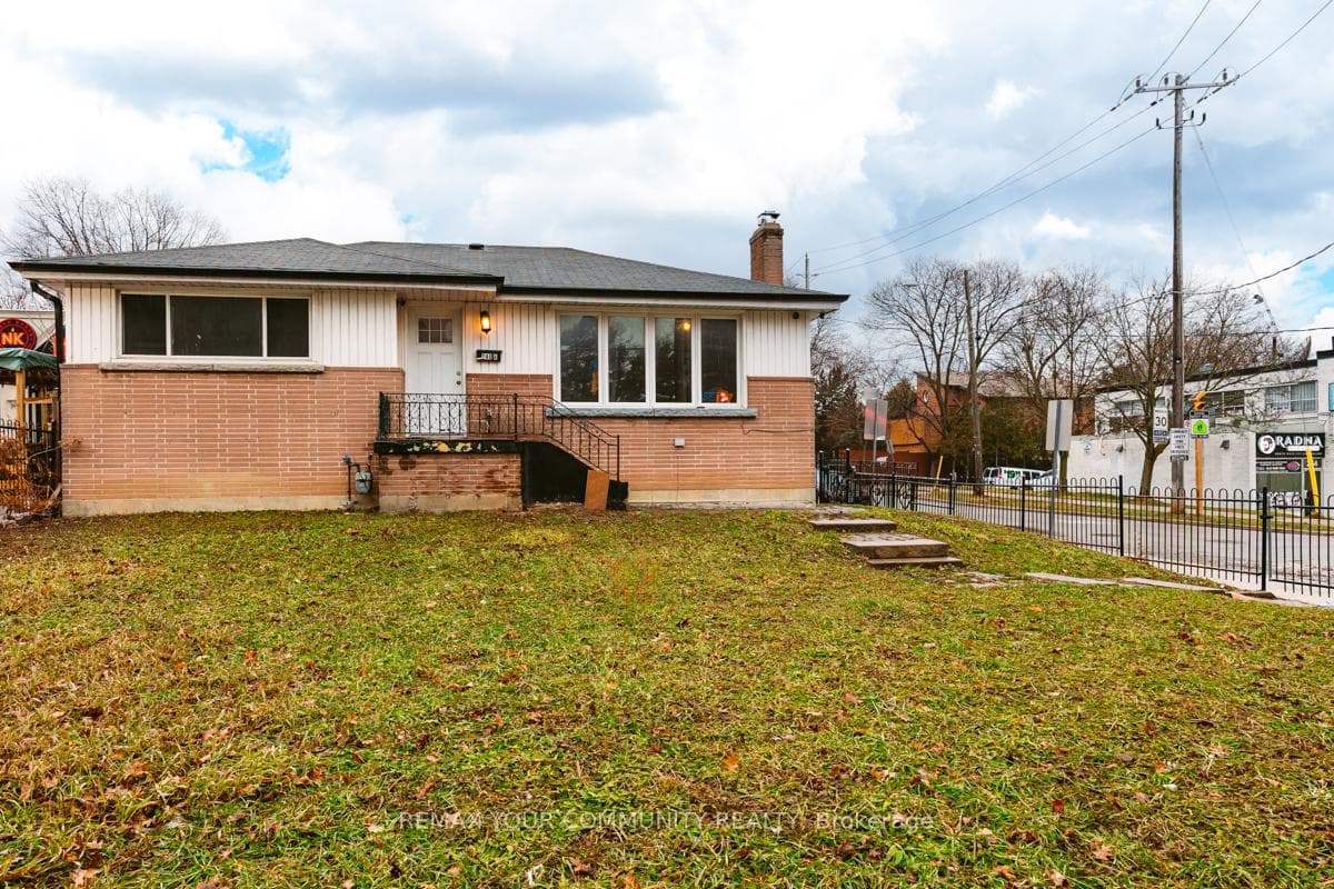 240 Markham Road ENTIRE PROPERTY, Toronto, ON M1J 3C2, Toronto E08 — photo 1