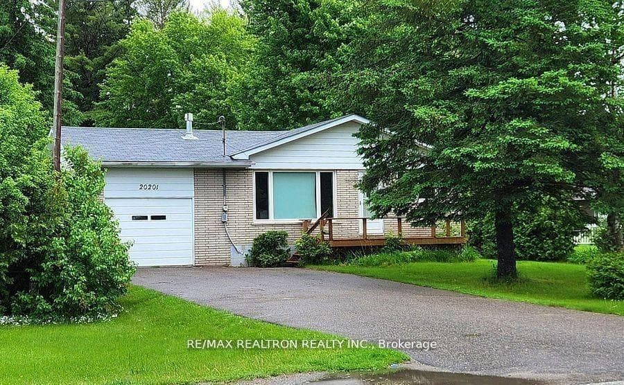 20201 E Yonge Street, East Gwillimbury, ON L9N 1B1, East Gwillimbury — photo 1
