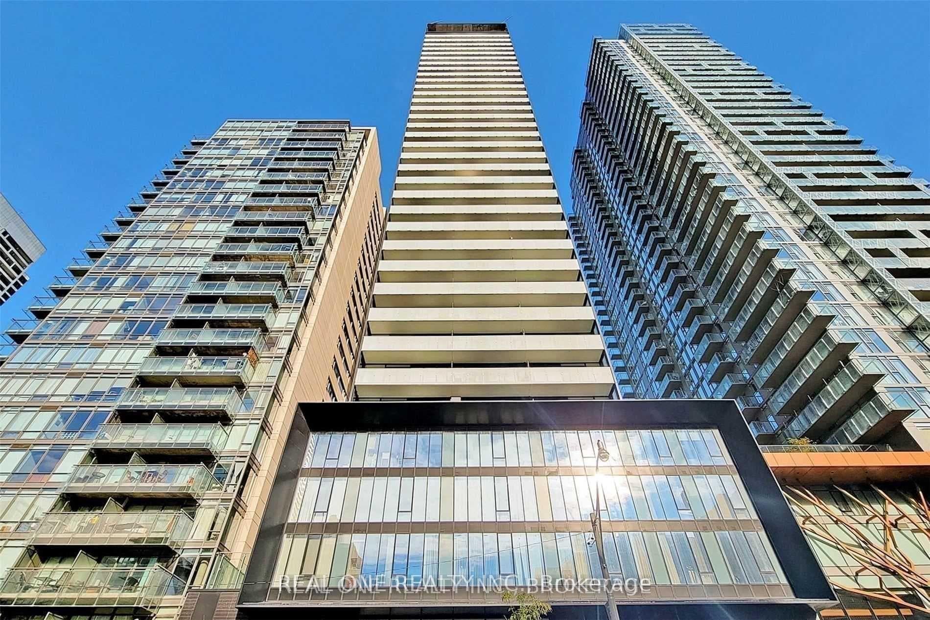 28 Wellesley Street E 2710, Toronto, ON M4Y 0C4, Toronto C08 — photo 1