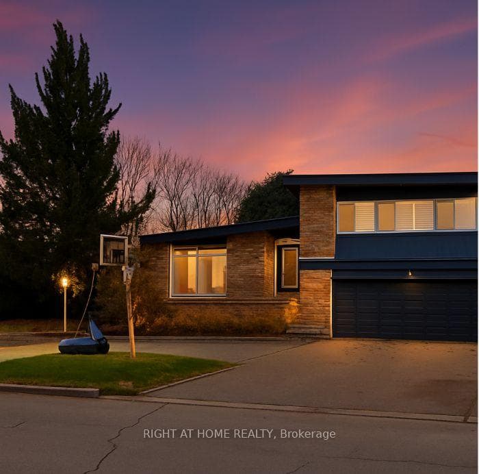 40 Heathview Avenue, Toronto, ON M2K 2C1, Toronto C15 — photo 1