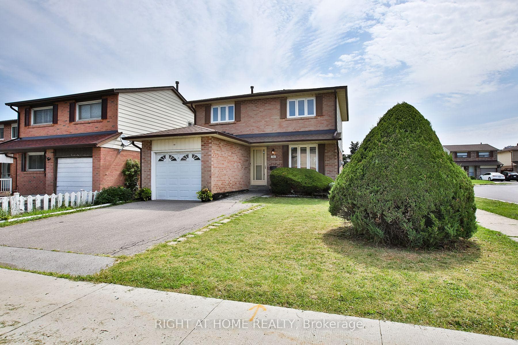 56 Cathy Jean Crescent, Toronto, ON M9V 4T3, Toronto W10 — photo 1