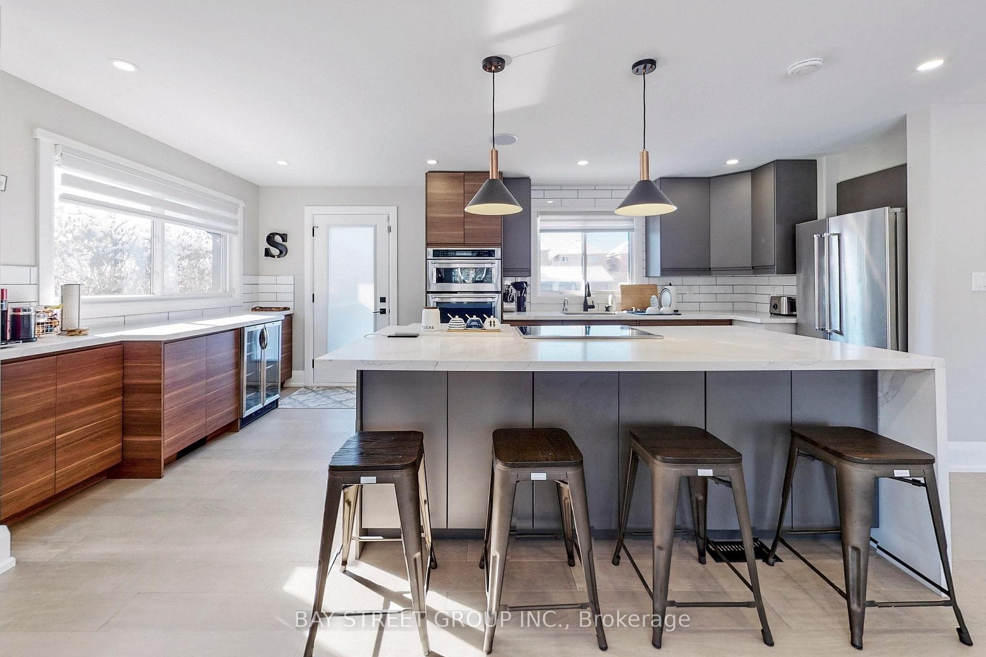 646 Simcoe Road, Bradford West Gwillimbury, ON L3Z 4A9, Bradford West Gwillimbury — photo 1