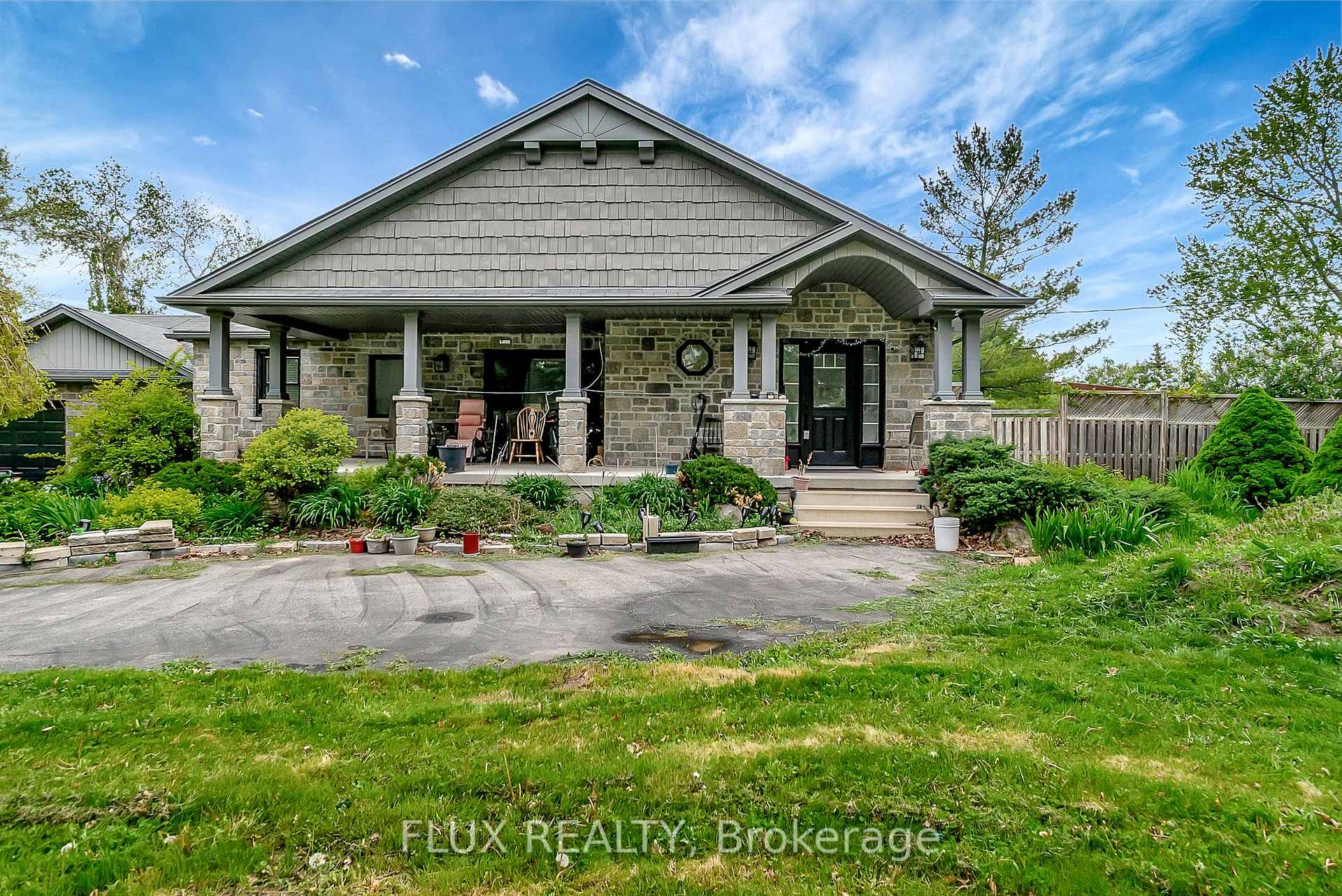 1392 Doon Village Road, Kitchener, ON N2P 1A5, Kitchener — photo 1
