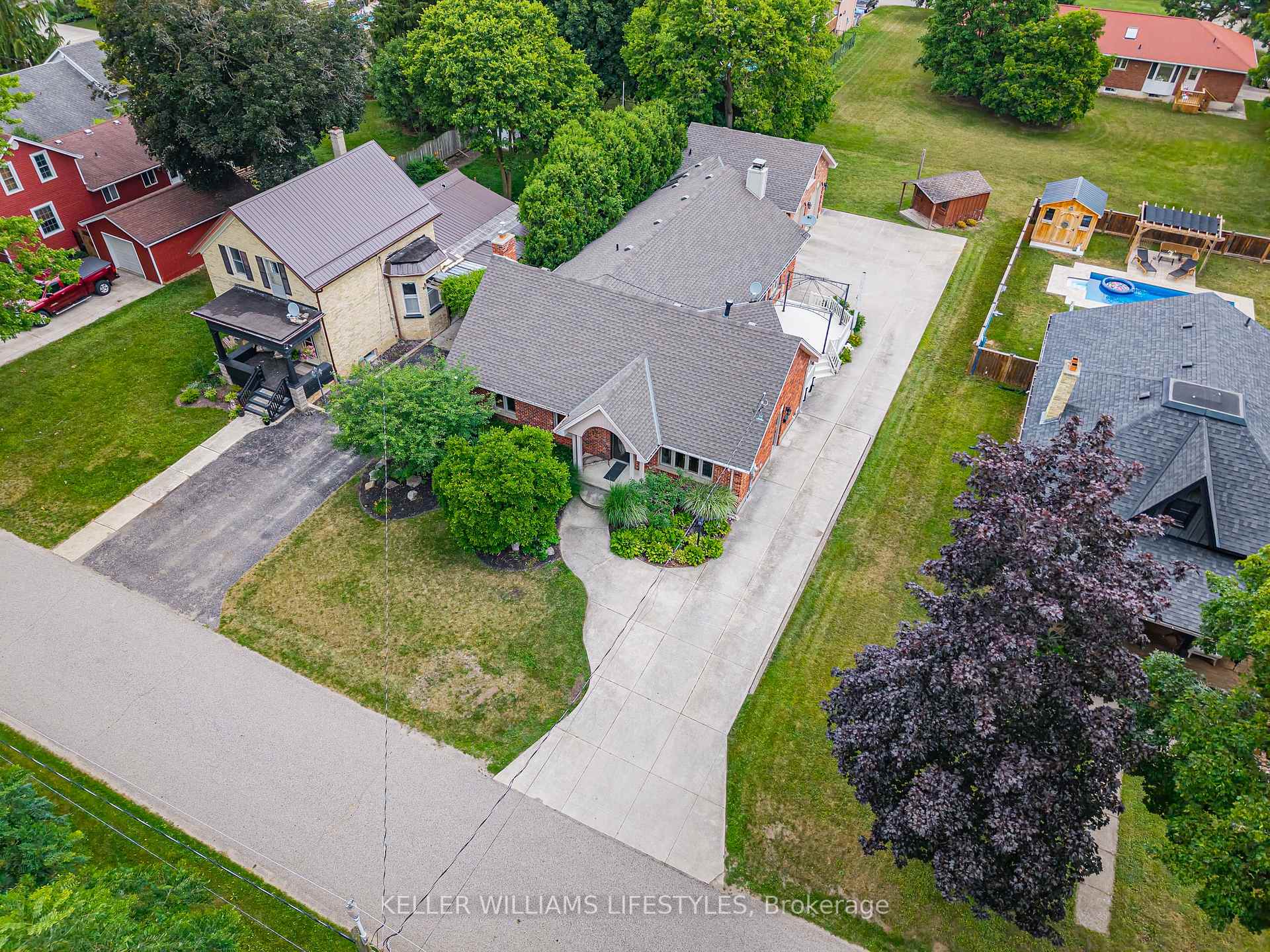194 High Street, North Middlesex, ON N0M 1A0, North Middlesex — photo 1