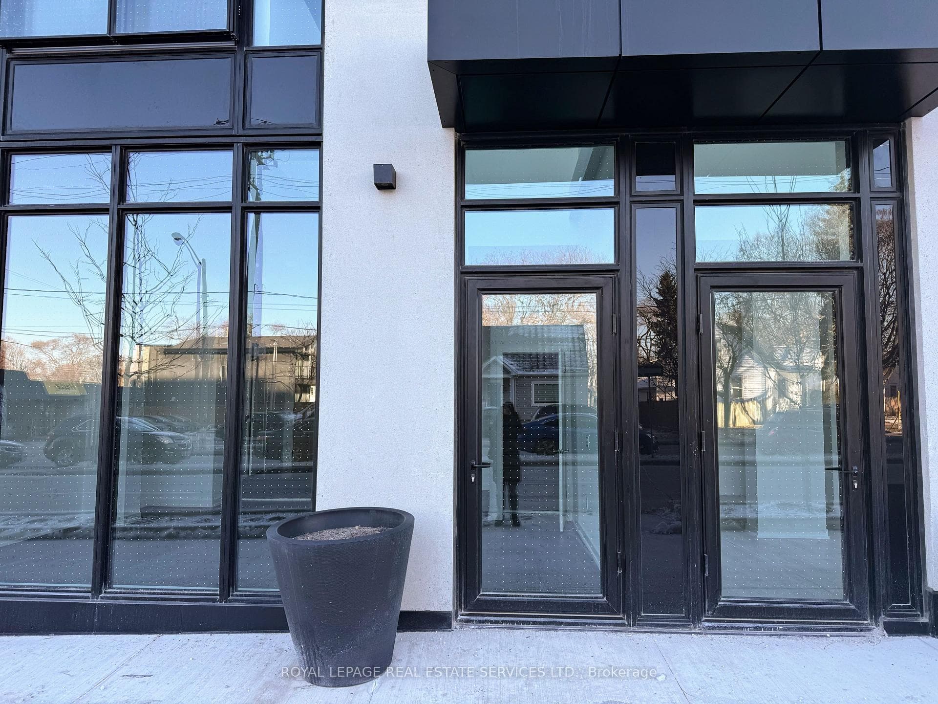 801 The Queensway 105, Toronto, ON M8Z 1N4, Toronto W07 — photo 1