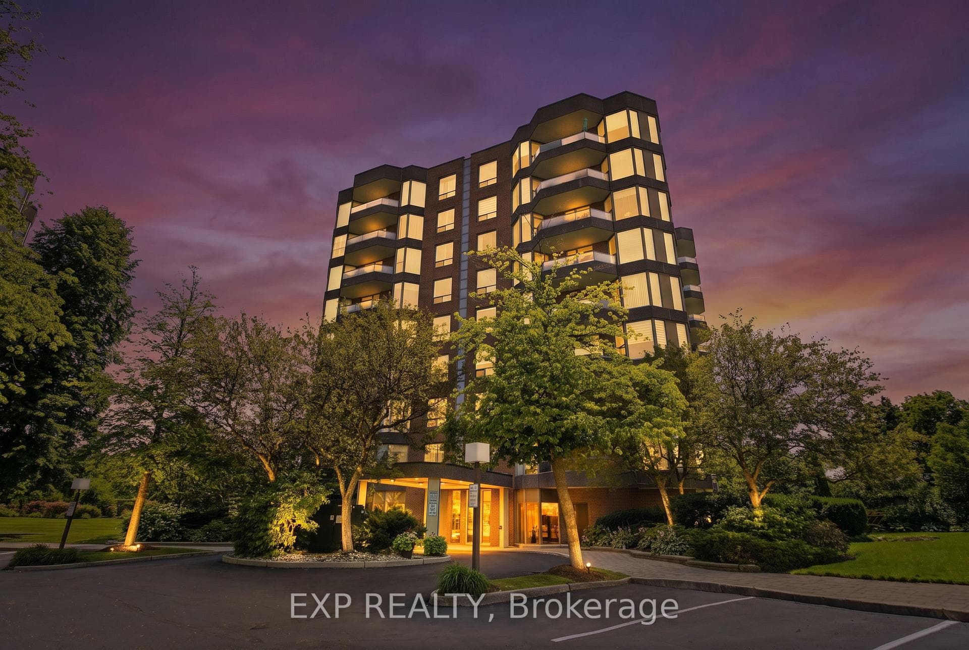 1903 Pilgrims Way 302, Oakville, ON L6M 2X1, Oakville — photo 1