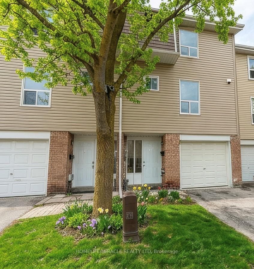 40 Ellis Drive, Brampton, ON L6T 4C4, Brampton — photo 1