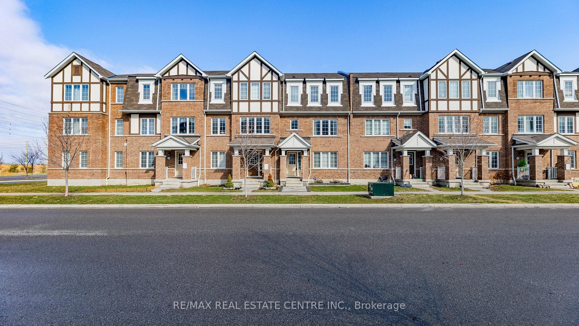 32 Bluegill Crescent, Whitby, ON L1P 0E4, Whitby — photo 1