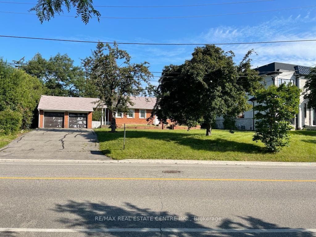 2431 Thorn Lodge Drive, Mississauga, ON L5K 1K8, Mississauga — photo 1