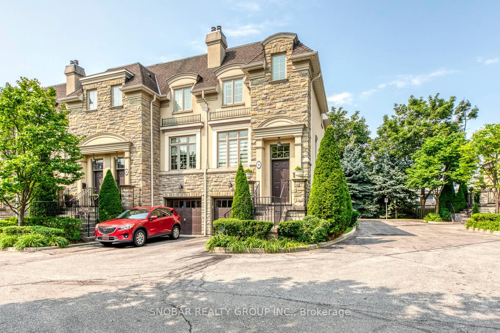208 La Rose Avenue 9, Toronto, ON M9P 1B5, Toronto W09 — photo 1