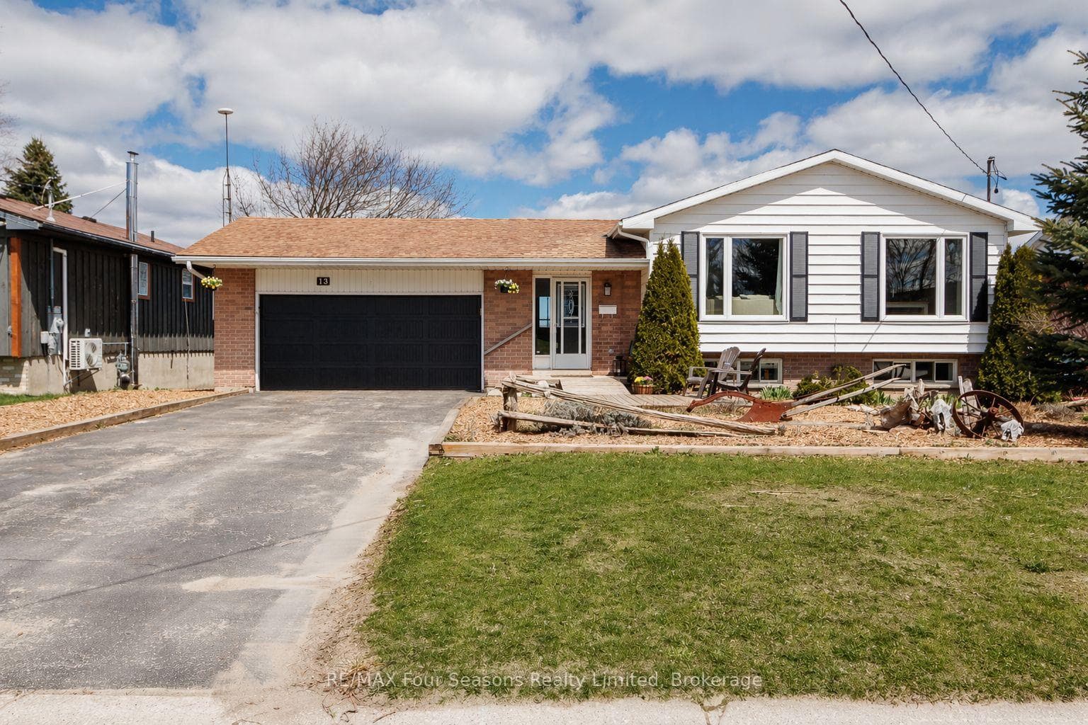 13 Clugston Drive, Grey Highlands, ON N0C 1H0, Grey Highlands — photo 1