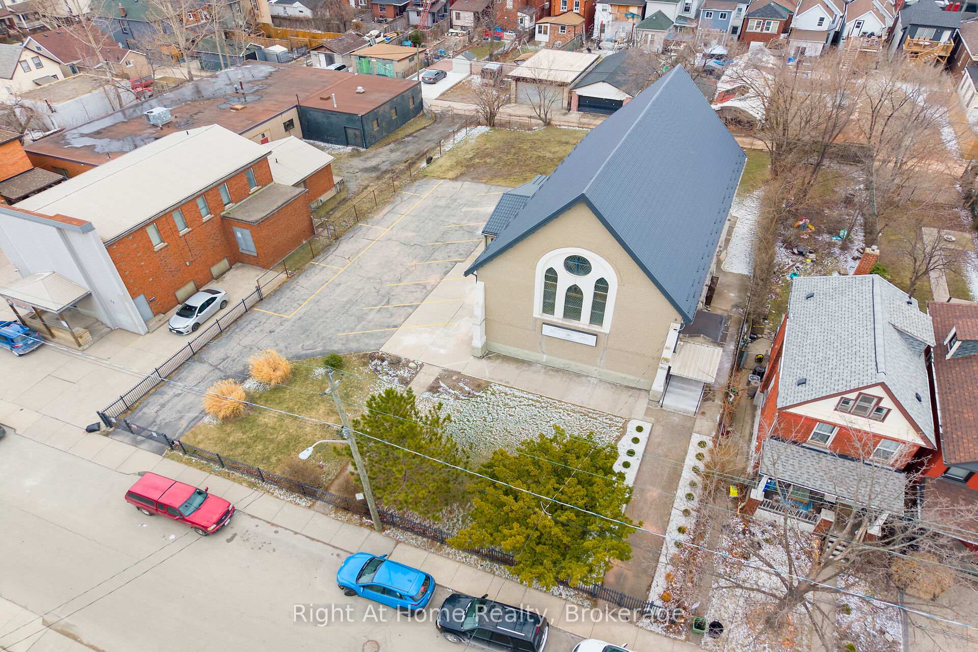 50 Earl Street, Hamilton, ON L8L 6L2, Hamilton — photo 1