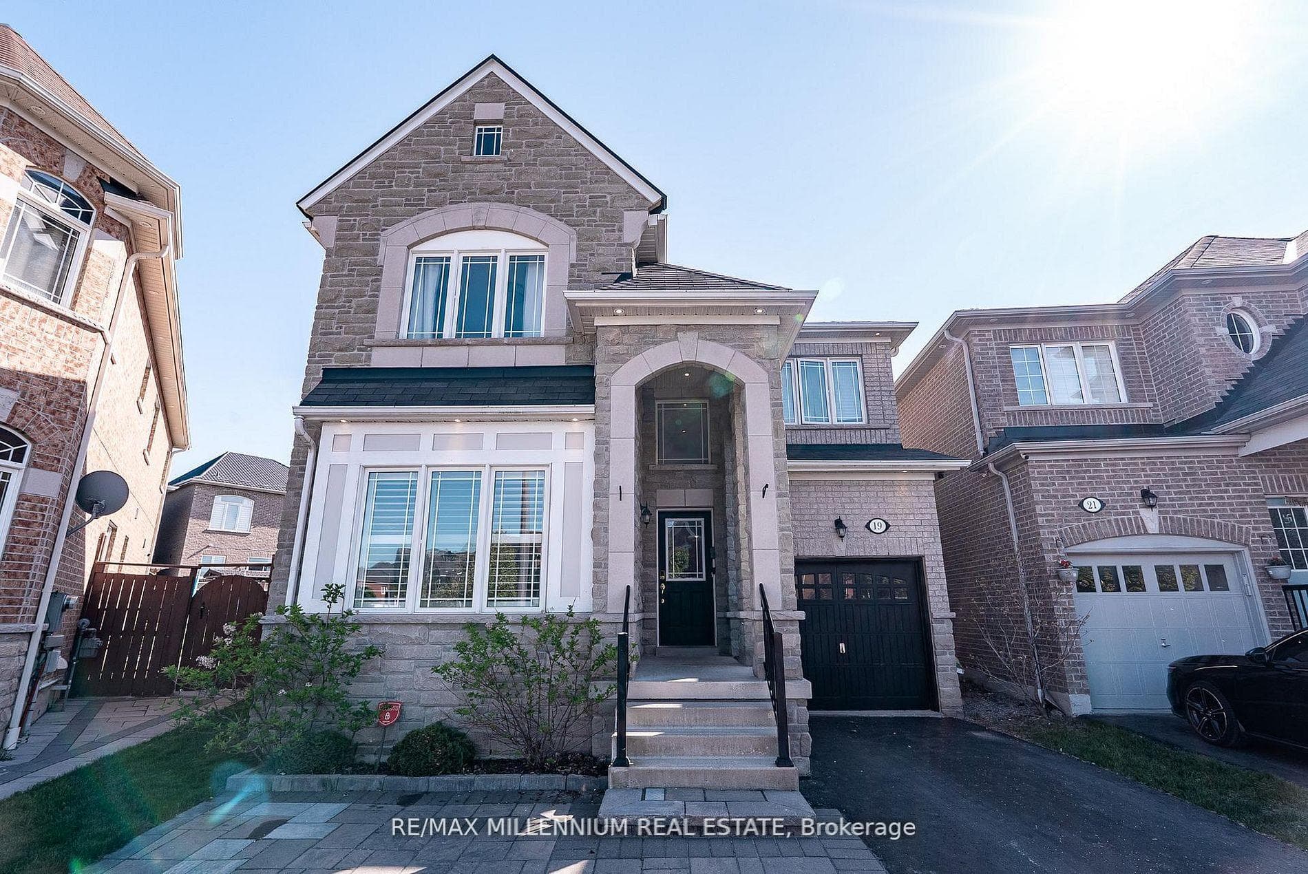 19 Bellotti Crescent, Ajax, ON L1Z 0M2, Ajax — photo 1
