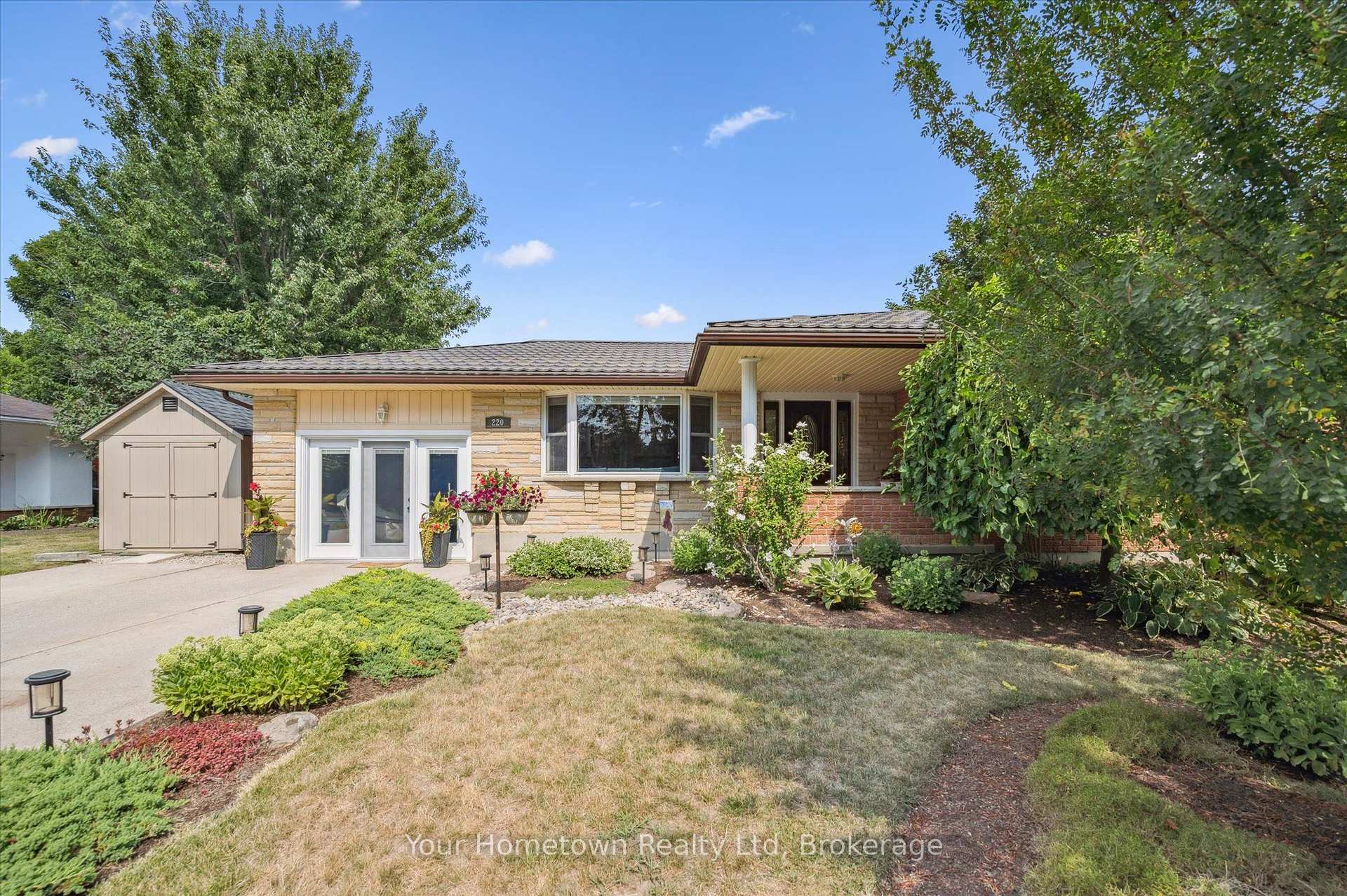 220 Colborne Street, Centre Wellington, ON N0B 1S0, Centre Wellington — photo 1
