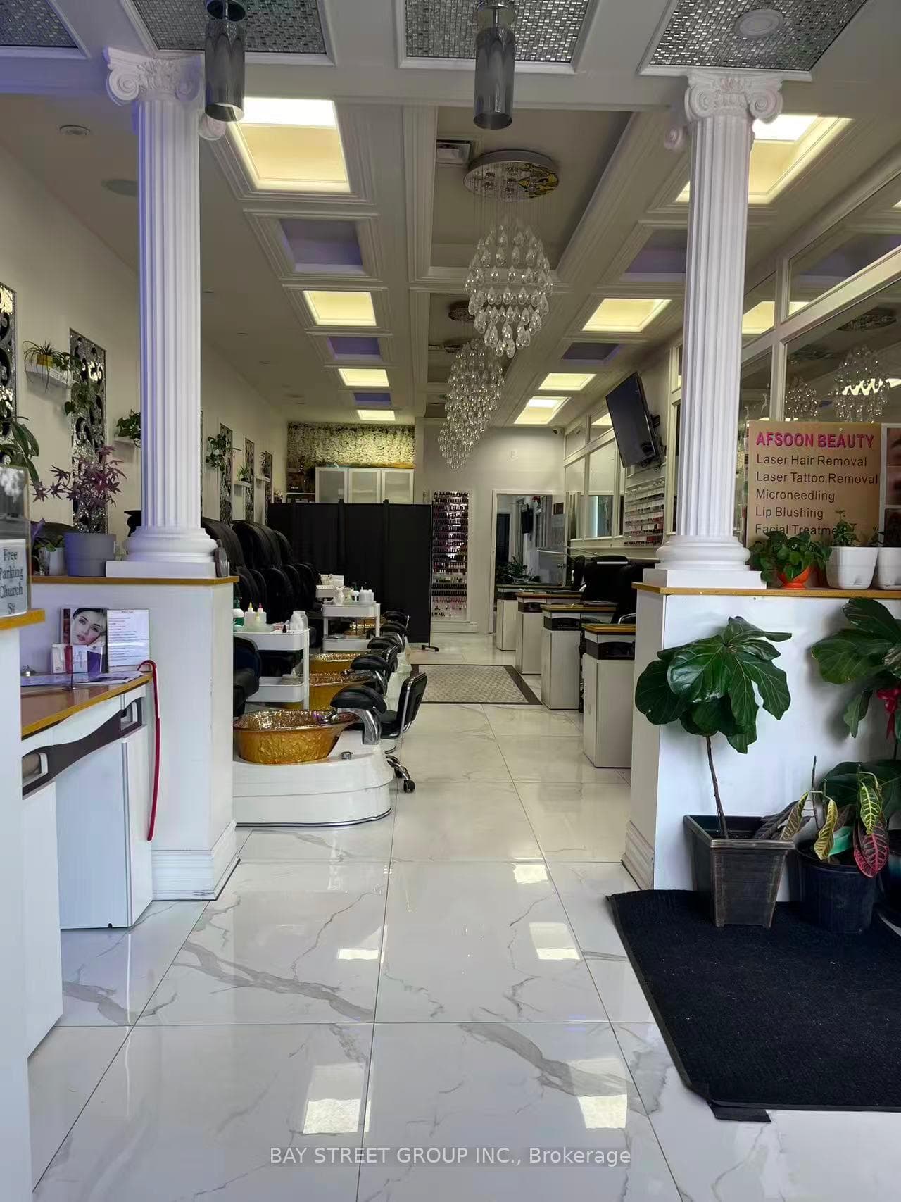 10165 Yonge Street 6, Richmond Hill, ON L4C 1T5, Richmond Hill — photo 1