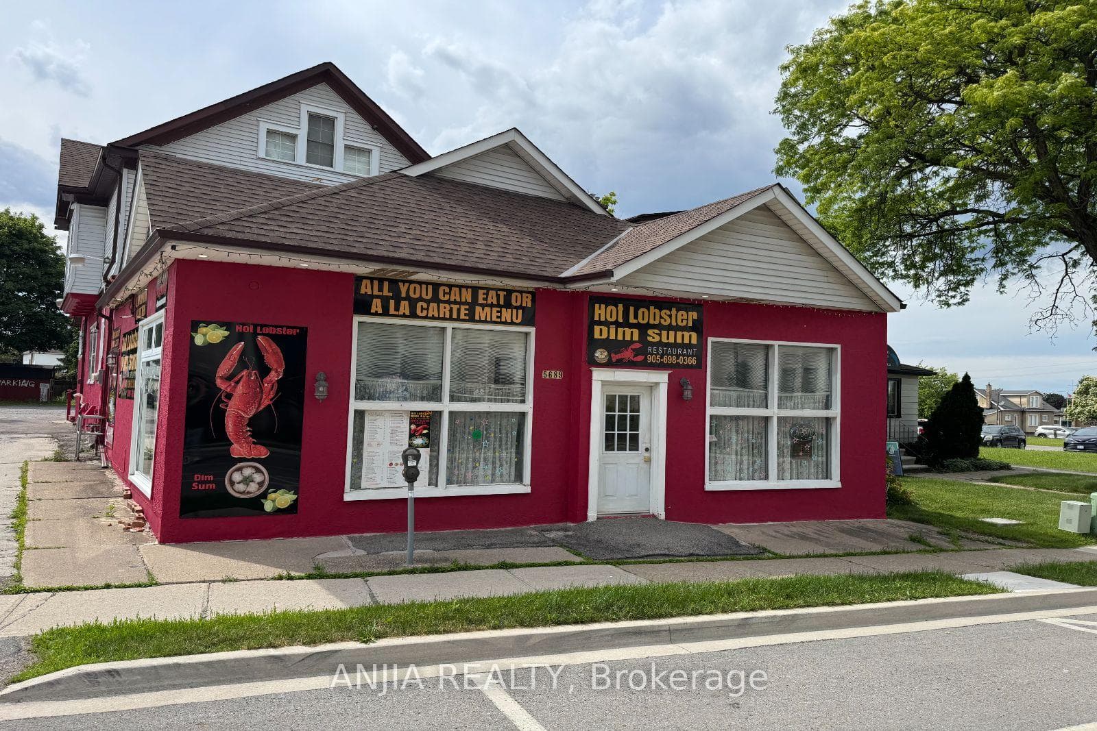 5689 MAIN Street, Niagara Falls, ON L2G 5Z3, Niagara Falls — photo 1