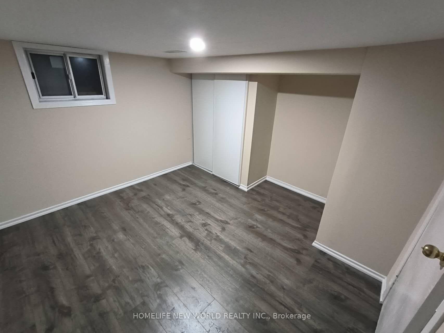 55 Chamberlain B1 Avenue, Toronto, ON M6E 4J9, Toronto W04 — photo 1
