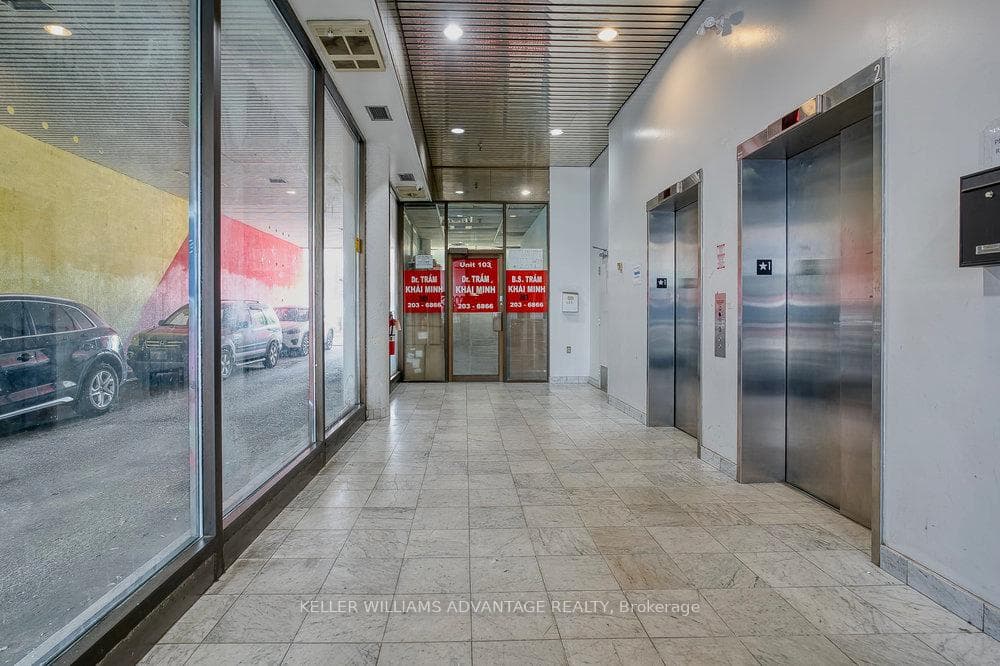 302 Spadina Avenue 103, Toronto, ON M5T 2E7, Toronto C01 — photo 1