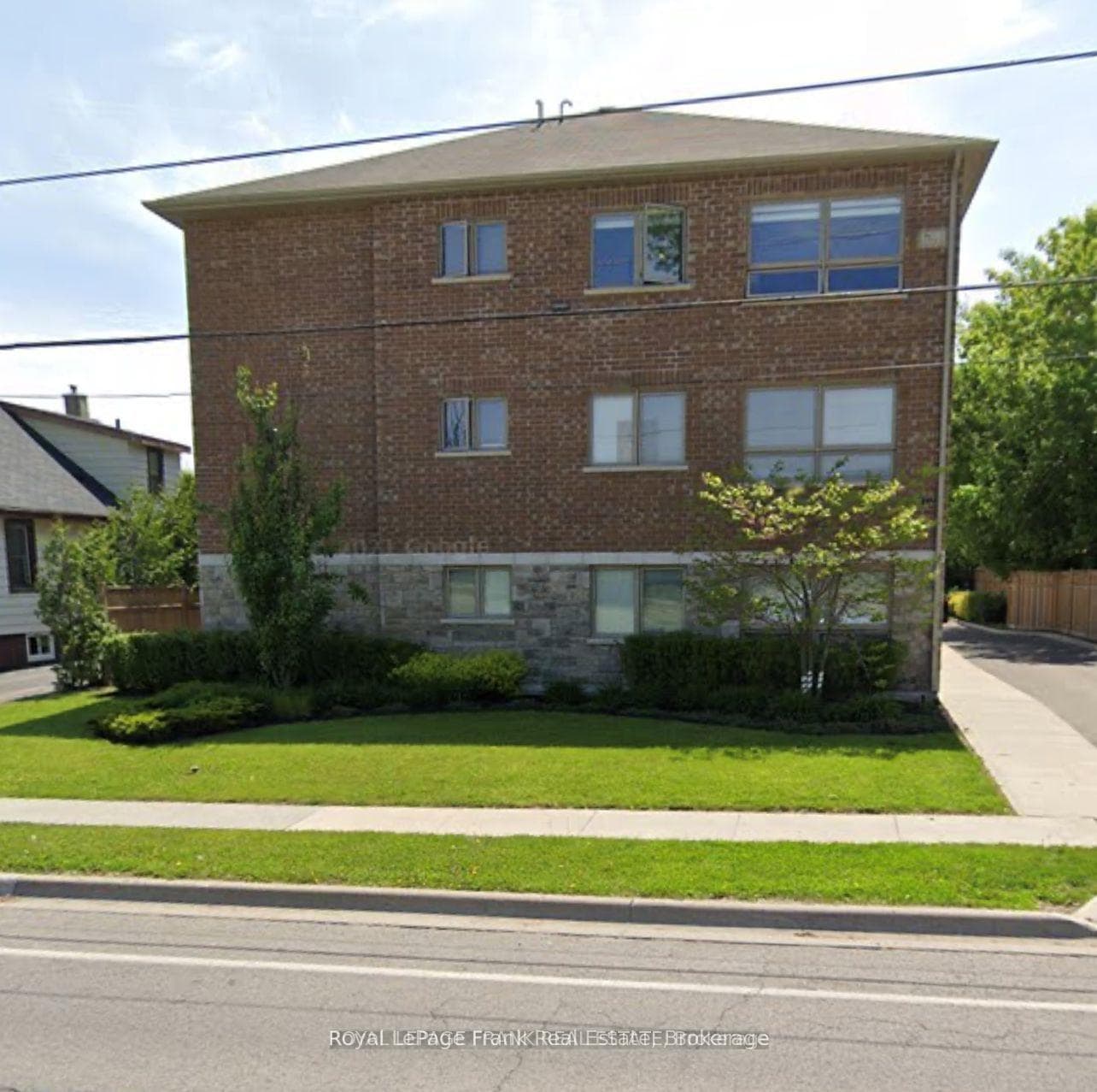 1418 Simcoe Street S 3, Oshawa, ON L1H 4M4, Oshawa — photo 1