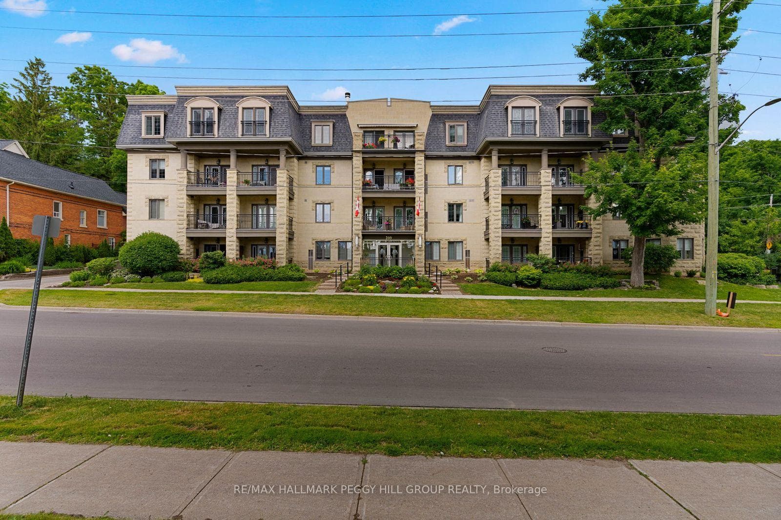 200 Collier Street 104, Barrie, ON L4M 1H7, Barrie — photo 1