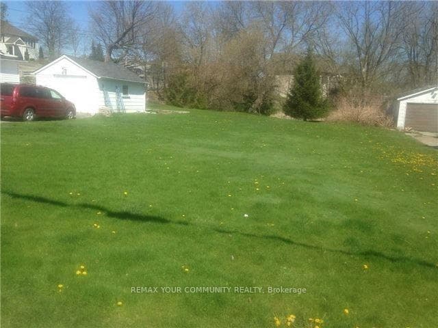 40 Tyler Street, Aurora, ON L4G 2M9, Aurora — photo 1