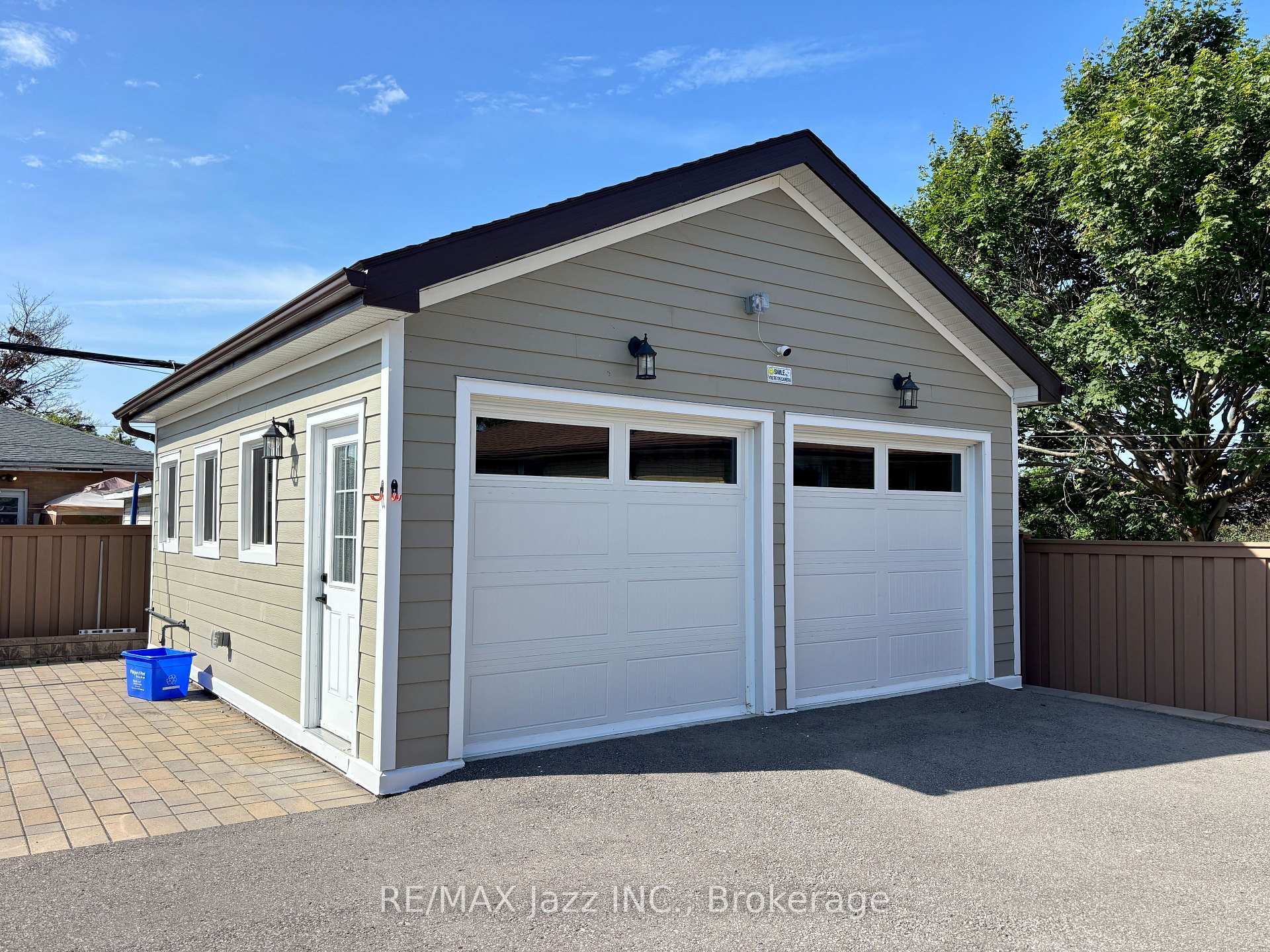 751 Phillip Murray Avenue (ADU), Oshawa, ON L1J 1J2, Oshawa — photo 1