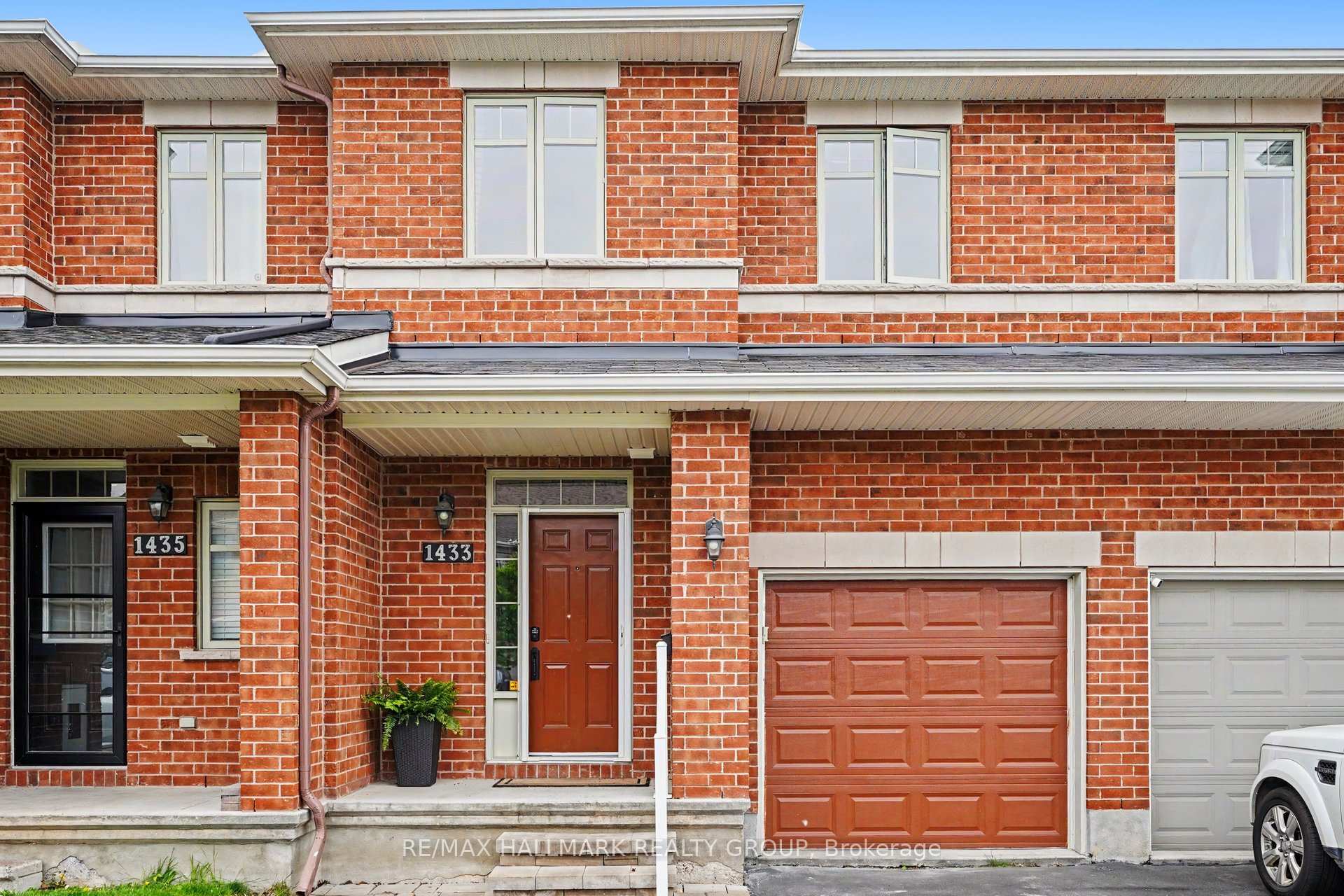 1433 Comfrey Crescent W, Orleans - Cumberland and Area, ON K4A 0L8, Orleans - Cumberland and Area — photo 1