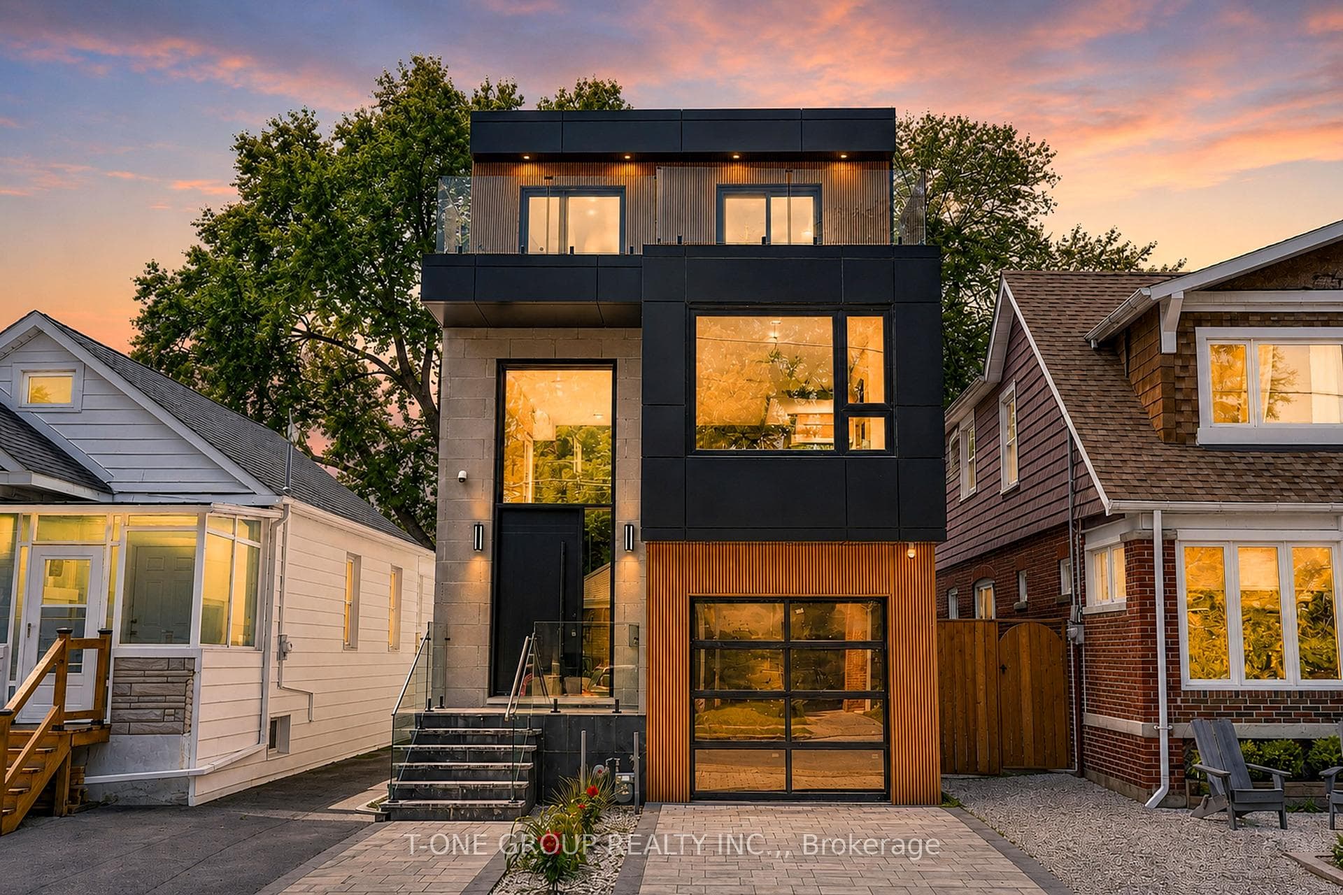 570 Main Street, Toronto, ON M4C 4Y4, Toronto E03 — photo 1