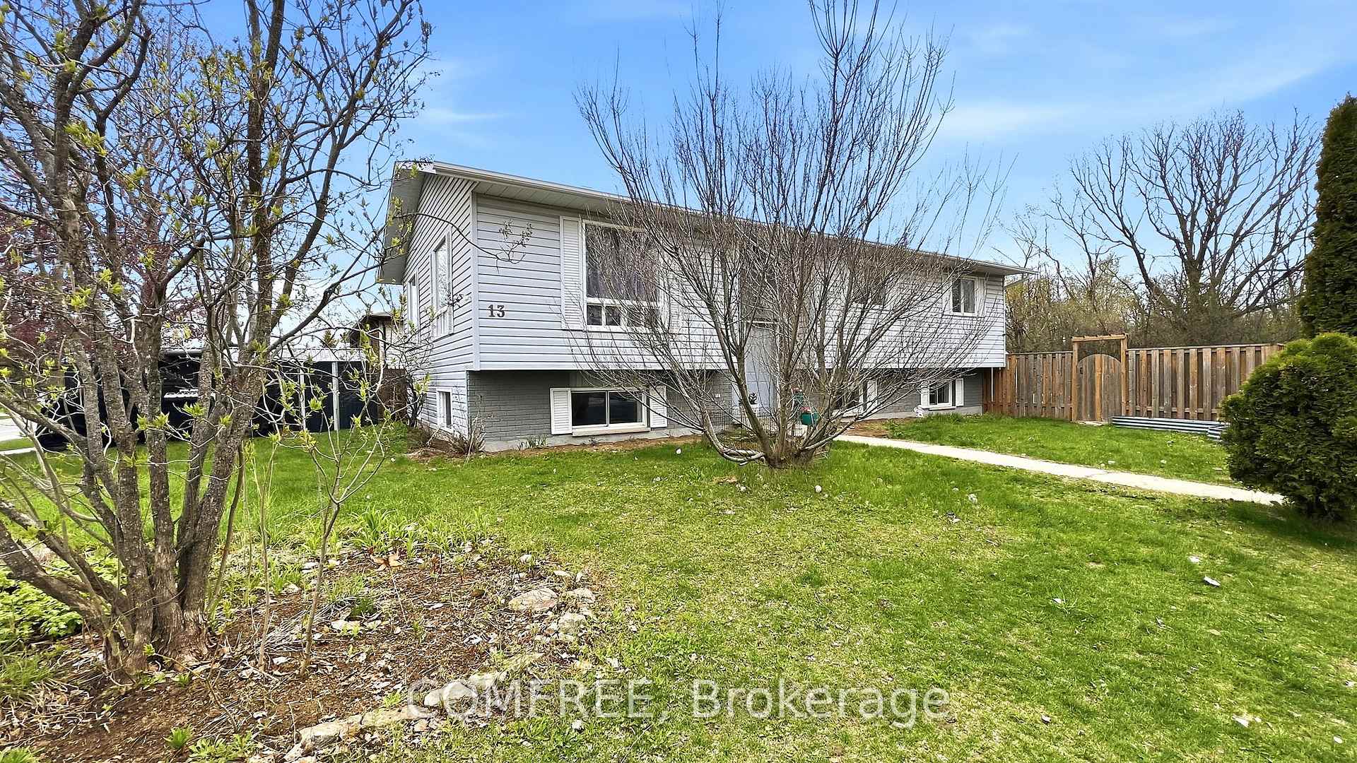 13 Pearl Street, Smiths Falls, ON K7A 5G2, Smiths Falls — photo 1