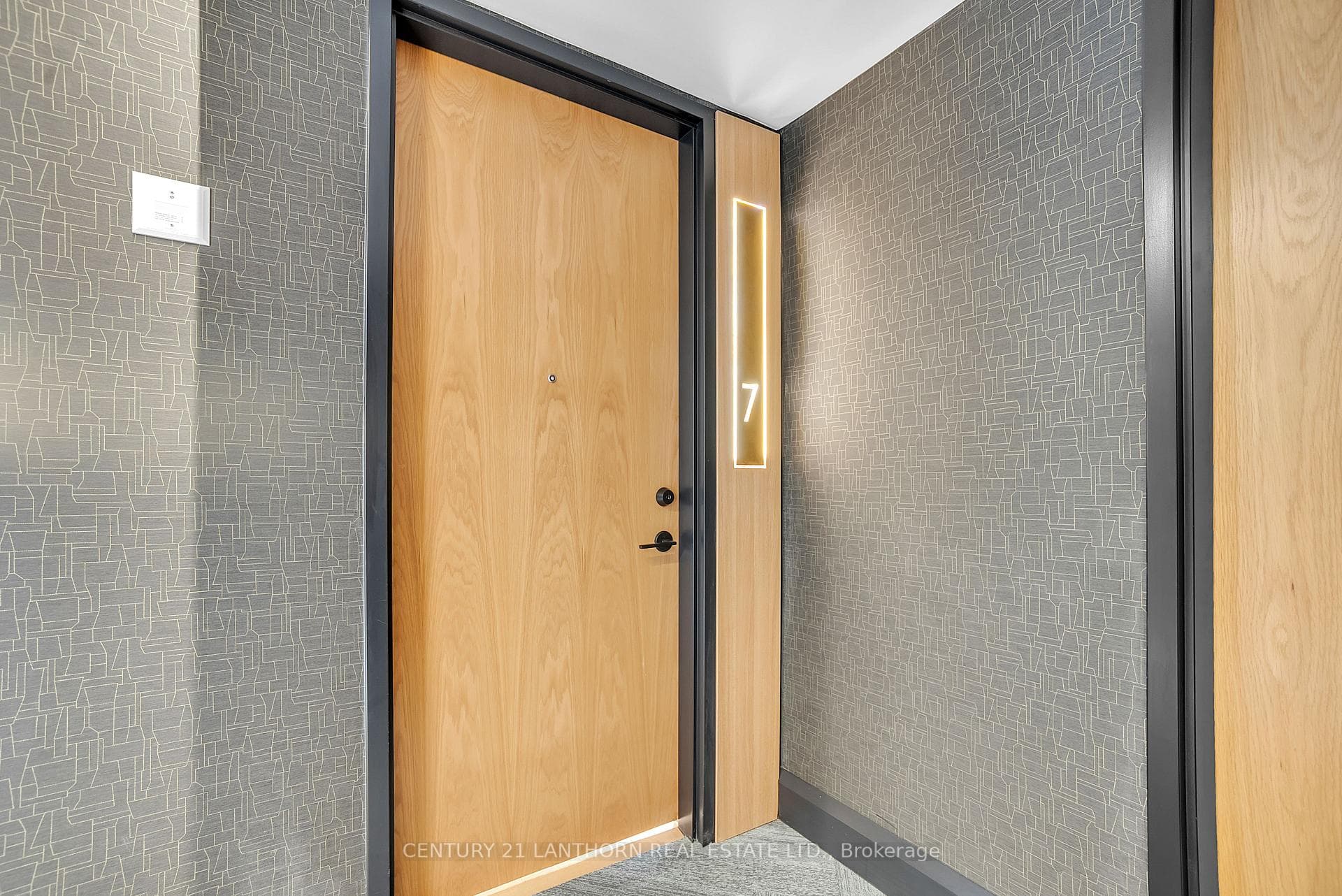 38 Front Street Unit, Quinte West, ON K8N 4N2, Quinte West — photo 1