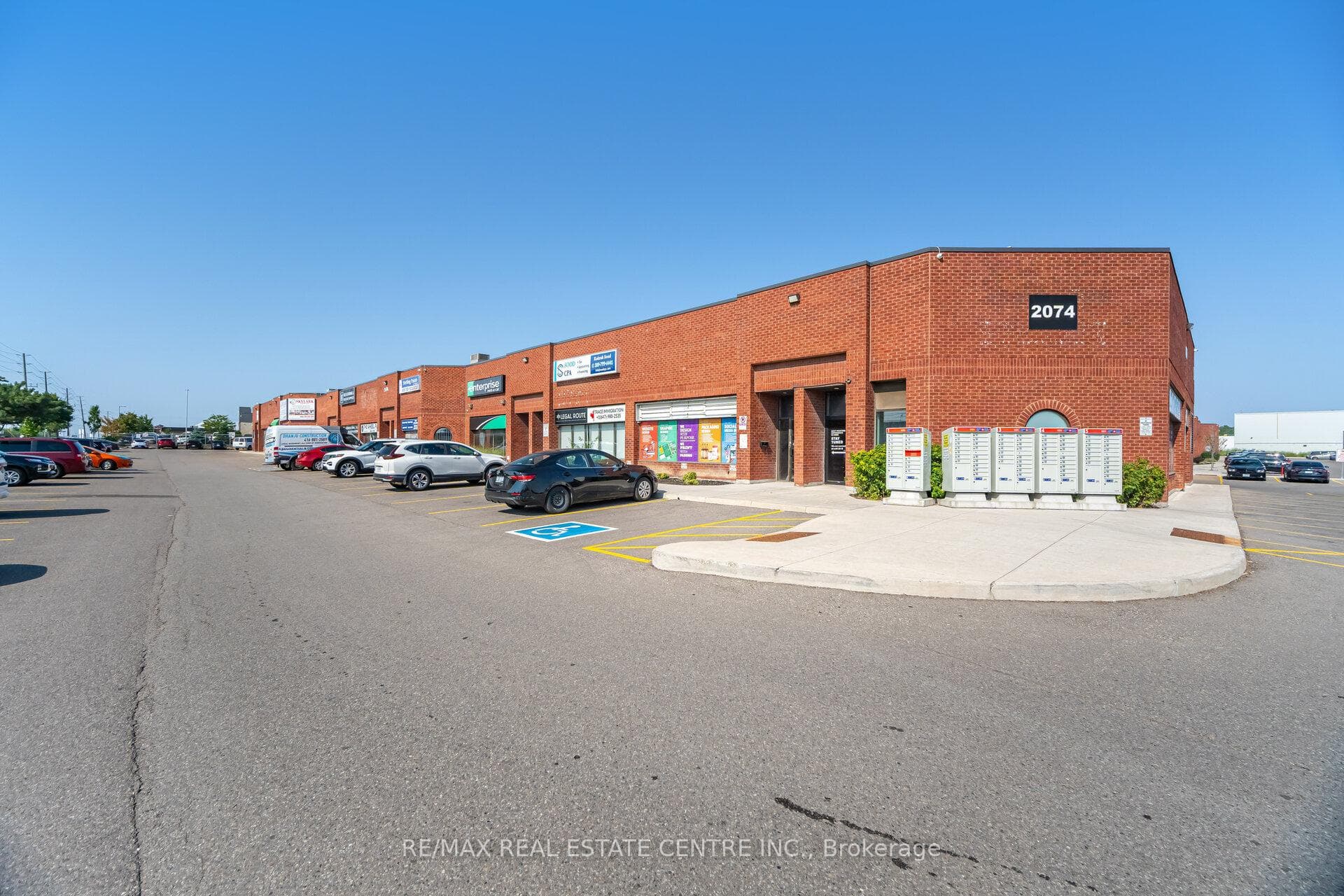 2074 Steeles Avenue E 19, Brampton, ON L6T 5A5, Brampton — photo 1