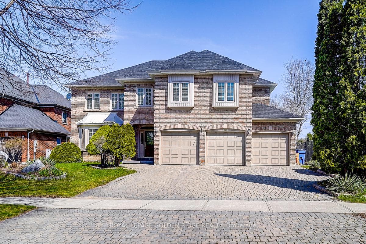 725 Exceller Circle, Newmarket, ON L3X 1P4, Newmarket — photo 1