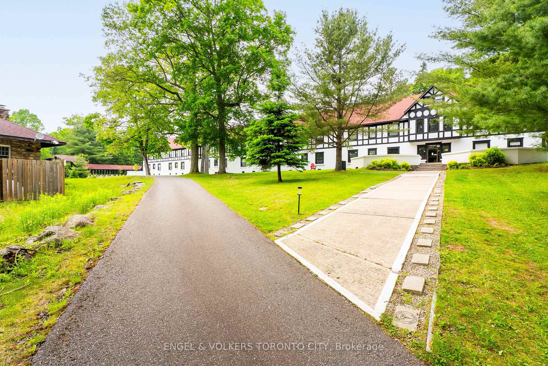 12 Bigwin Island 117, Lake of Bays, ON P0B 1A0, Lake of Bays — photo 1