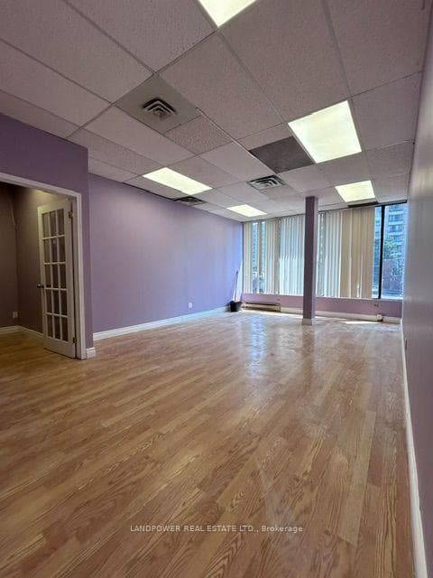5635 Yonge Street 205, Toronto, ON M2M 3S9, Toronto C14 — photo 1